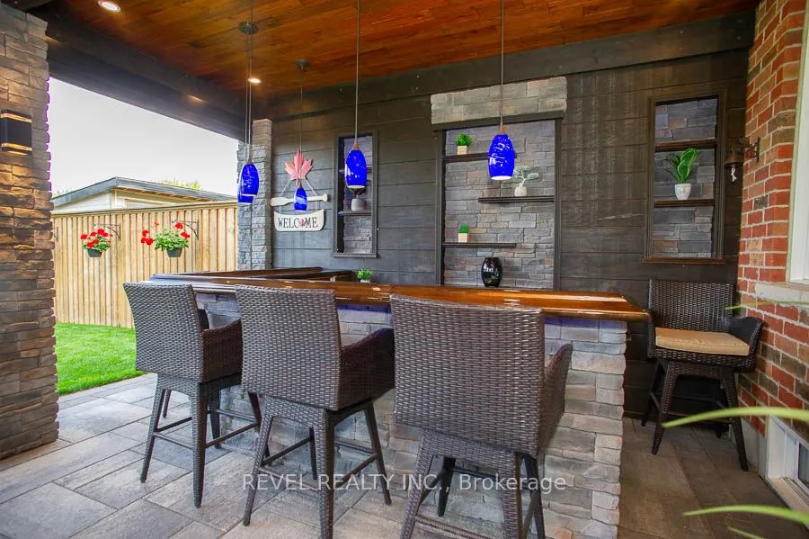 10 Bisset Avenue