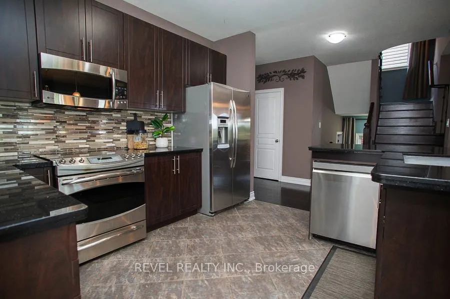 10 Bisset Avenue