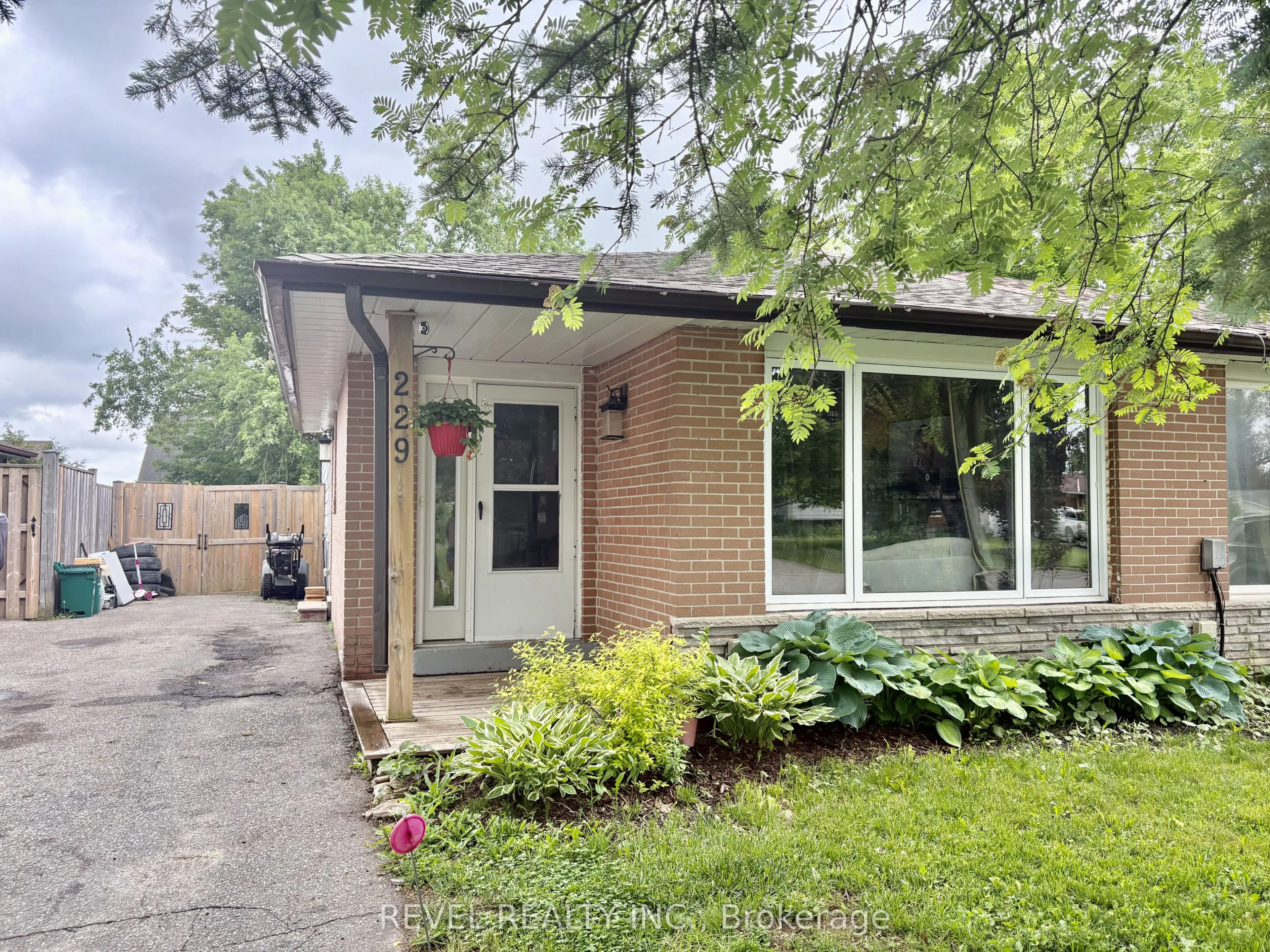 229 Simon Street