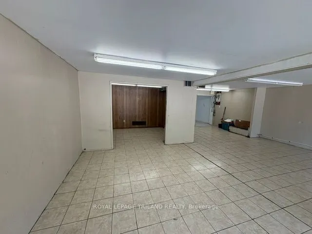 393 Talbot Street E