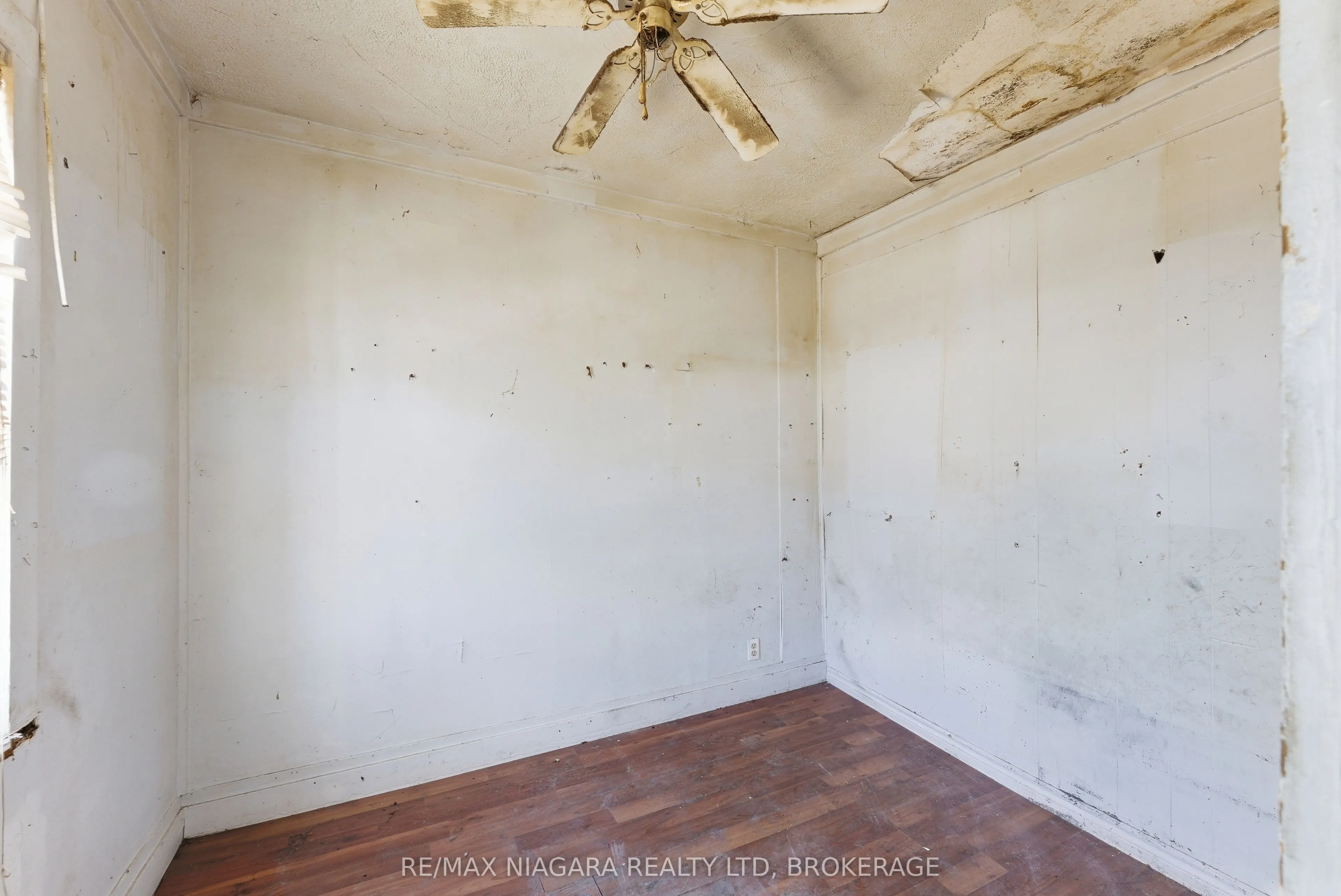 6043 Main Street