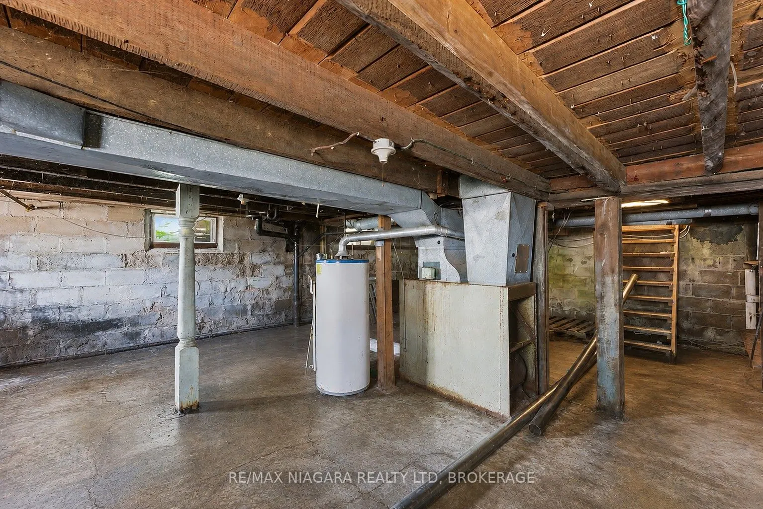6043 Main Street