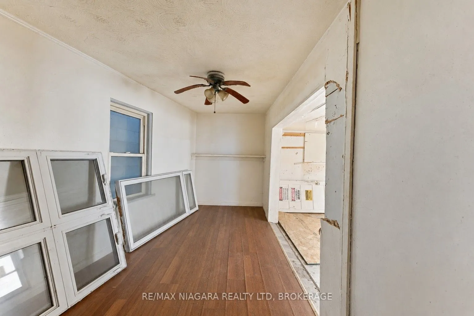 6043 Main Street
