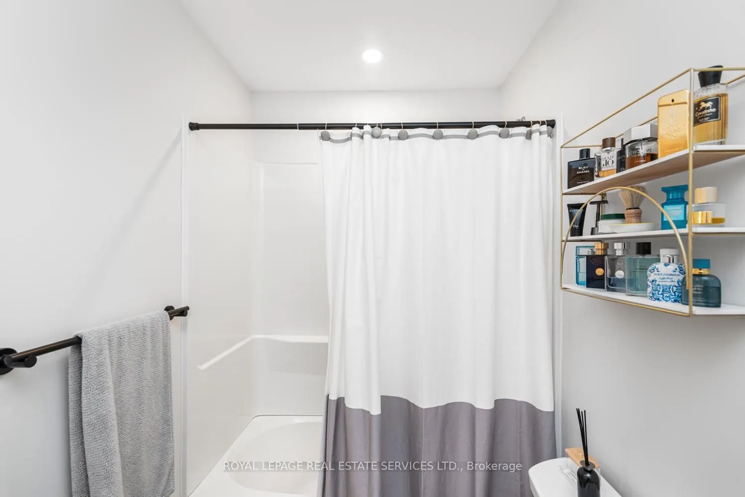 3998 Victoria Avenue #408