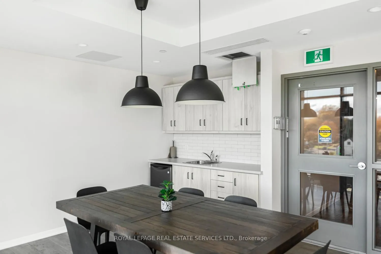3998 Victoria Avenue #408