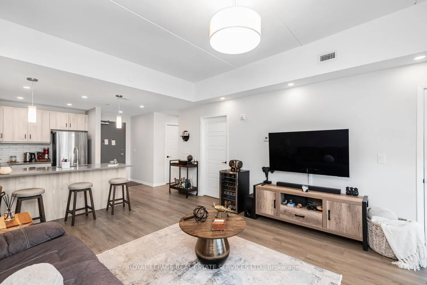 3998 Victoria Avenue #408