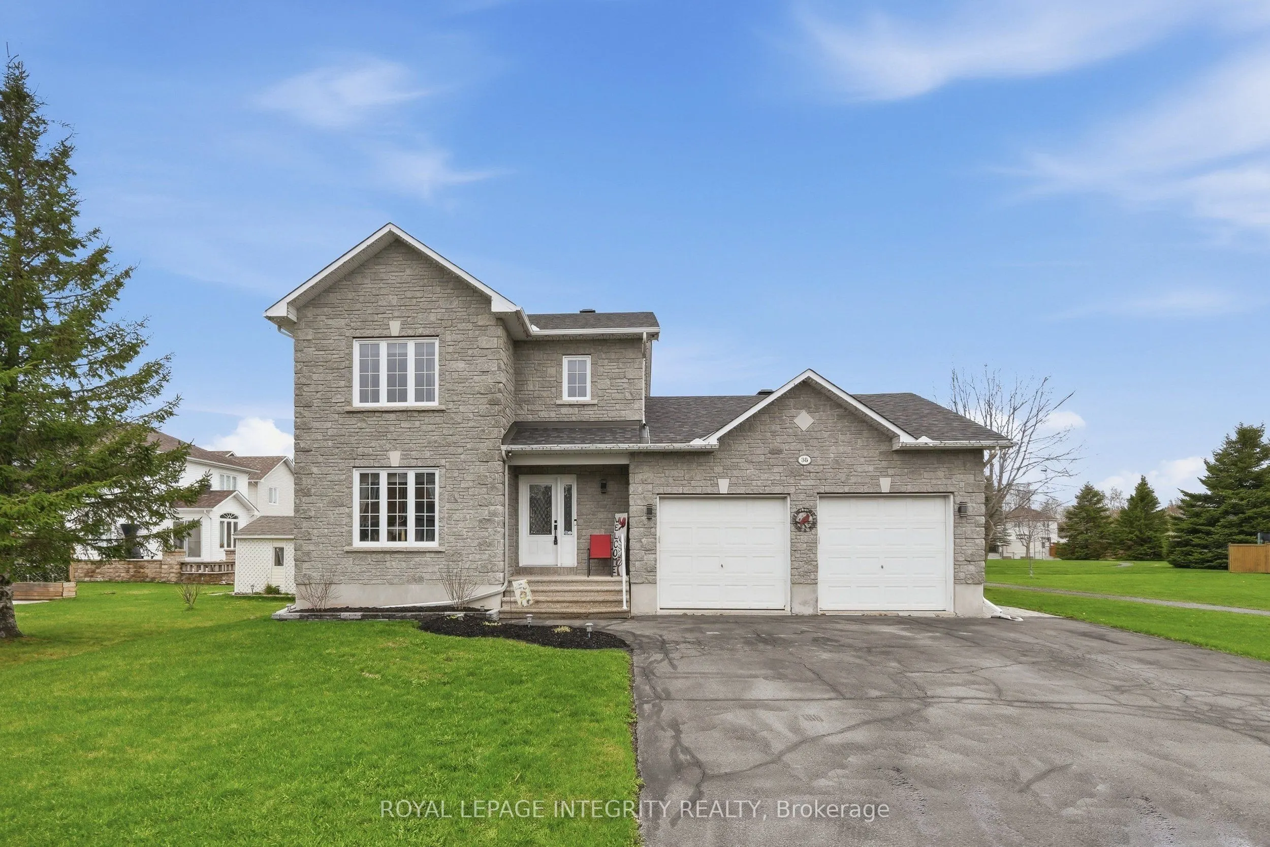 36 Frontenac Boulevard