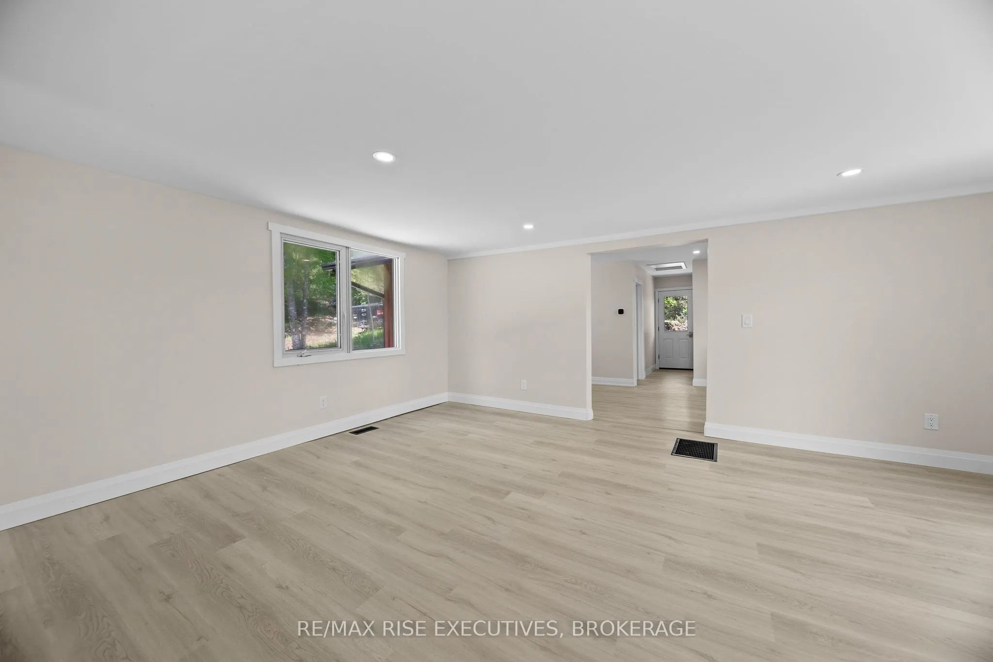 1040 Buckhorn Lane