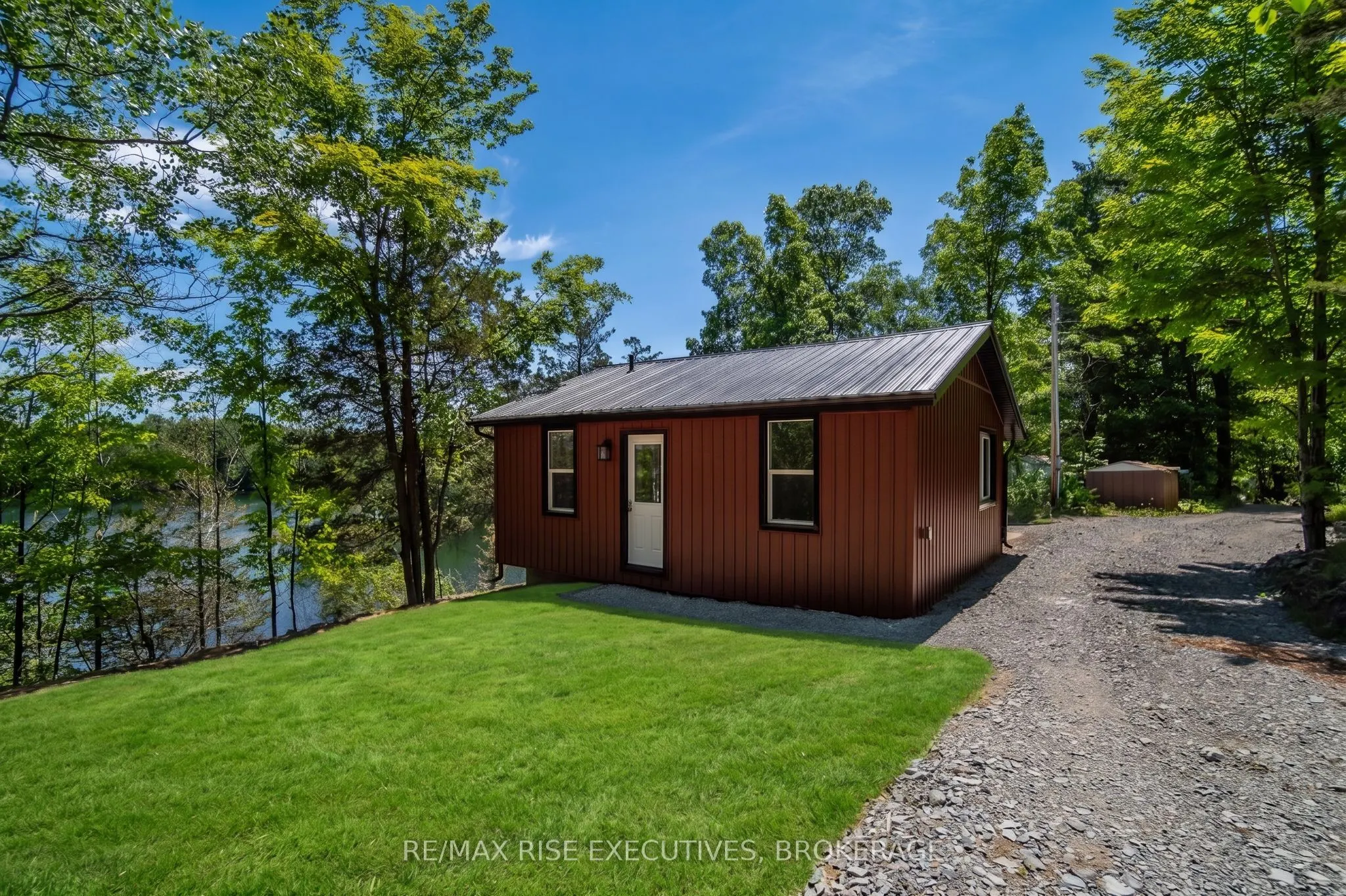 1040 Buckhorn Lane