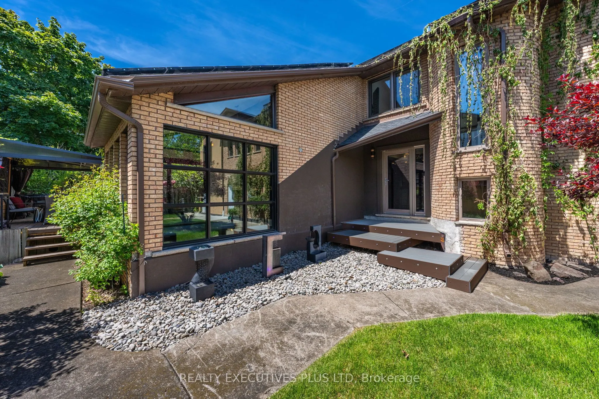 36 Lakeview Drive