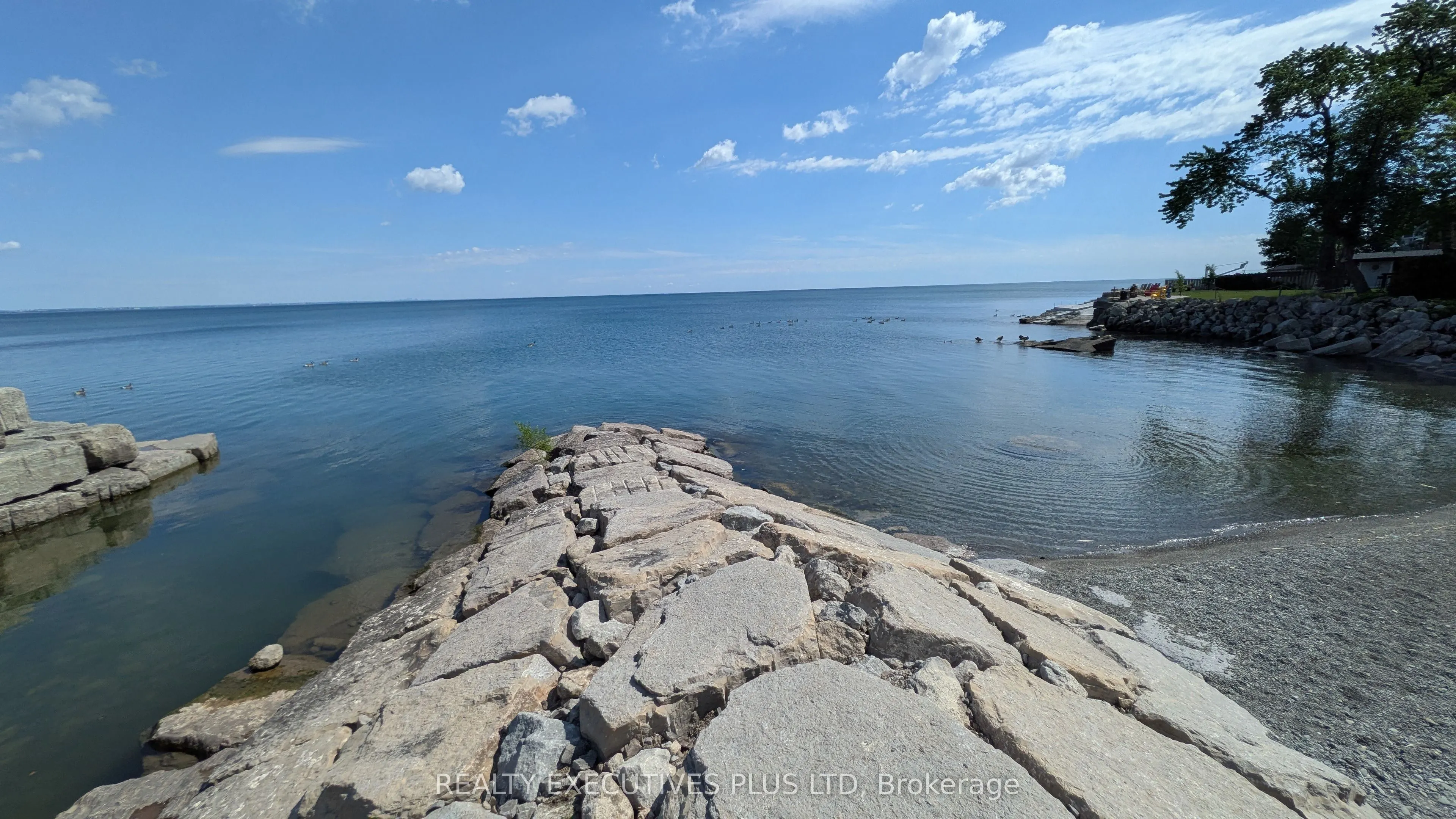 36 Lakeview Drive