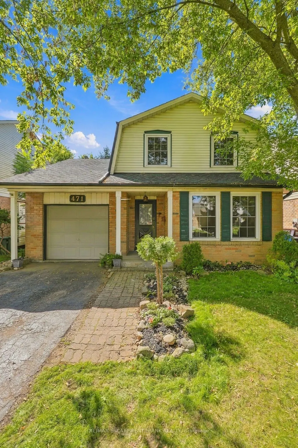 471 KNIGHTSBRIDGE Crescent