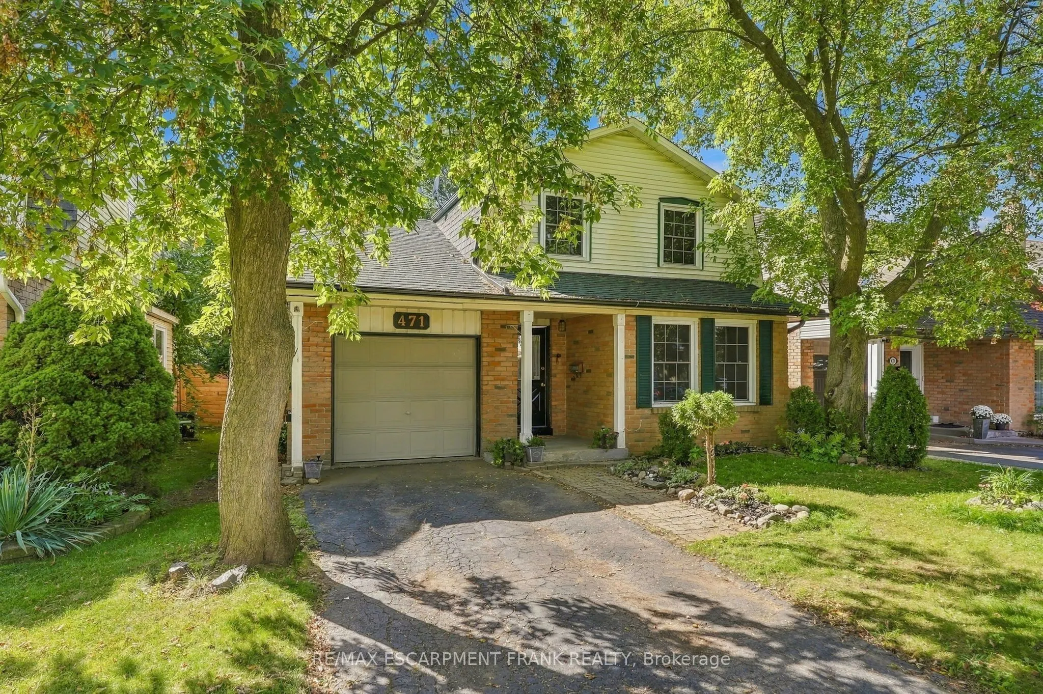 471 KNIGHTSBRIDGE Crescent