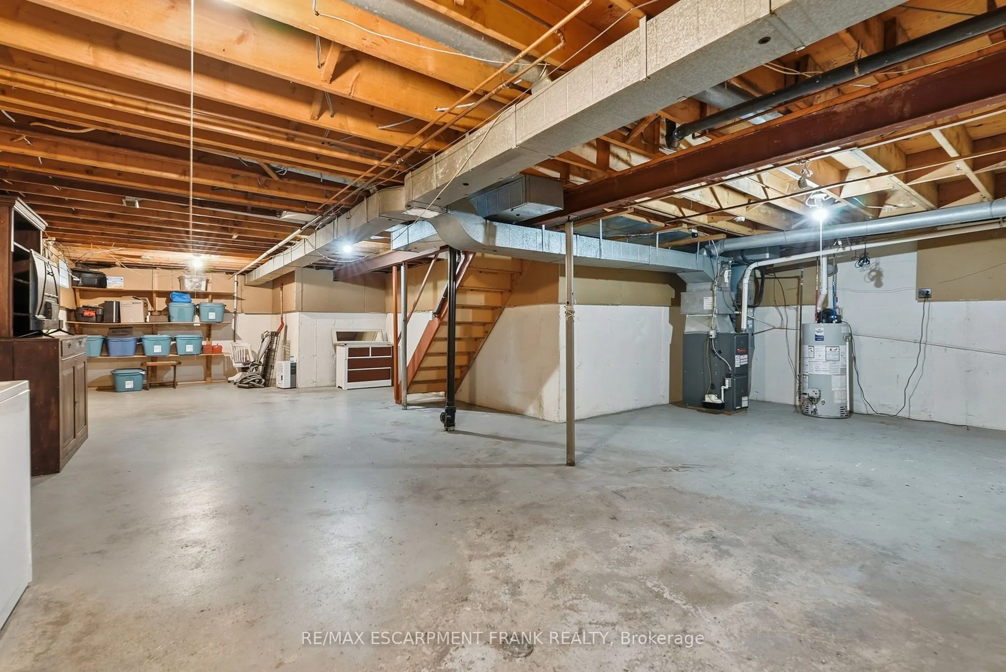 471 KNIGHTSBRIDGE Crescent