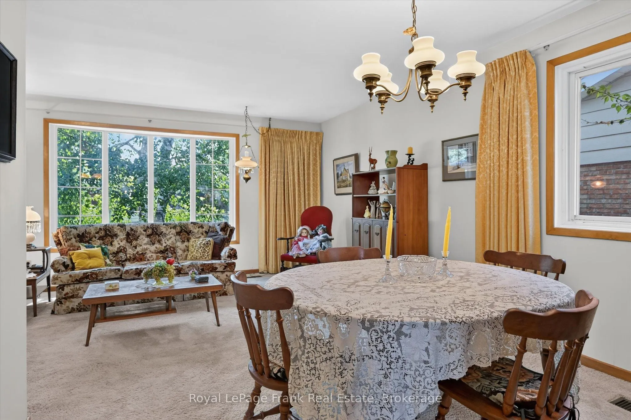 87 Oakwood Crescent