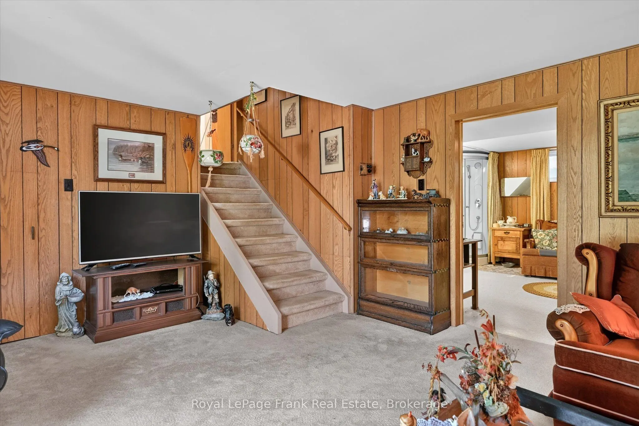 87 Oakwood Crescent