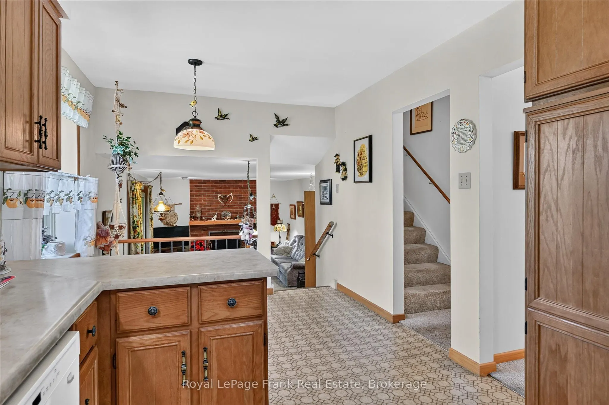 87 Oakwood Crescent