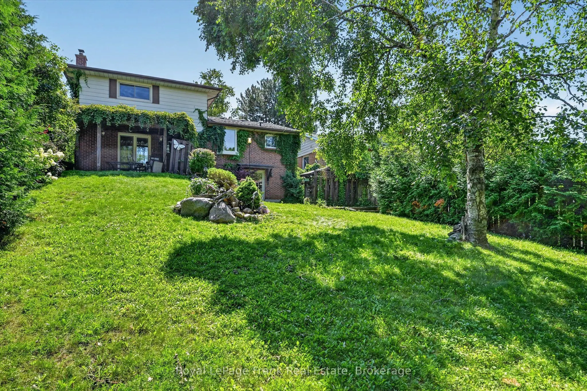 87 Oakwood Crescent