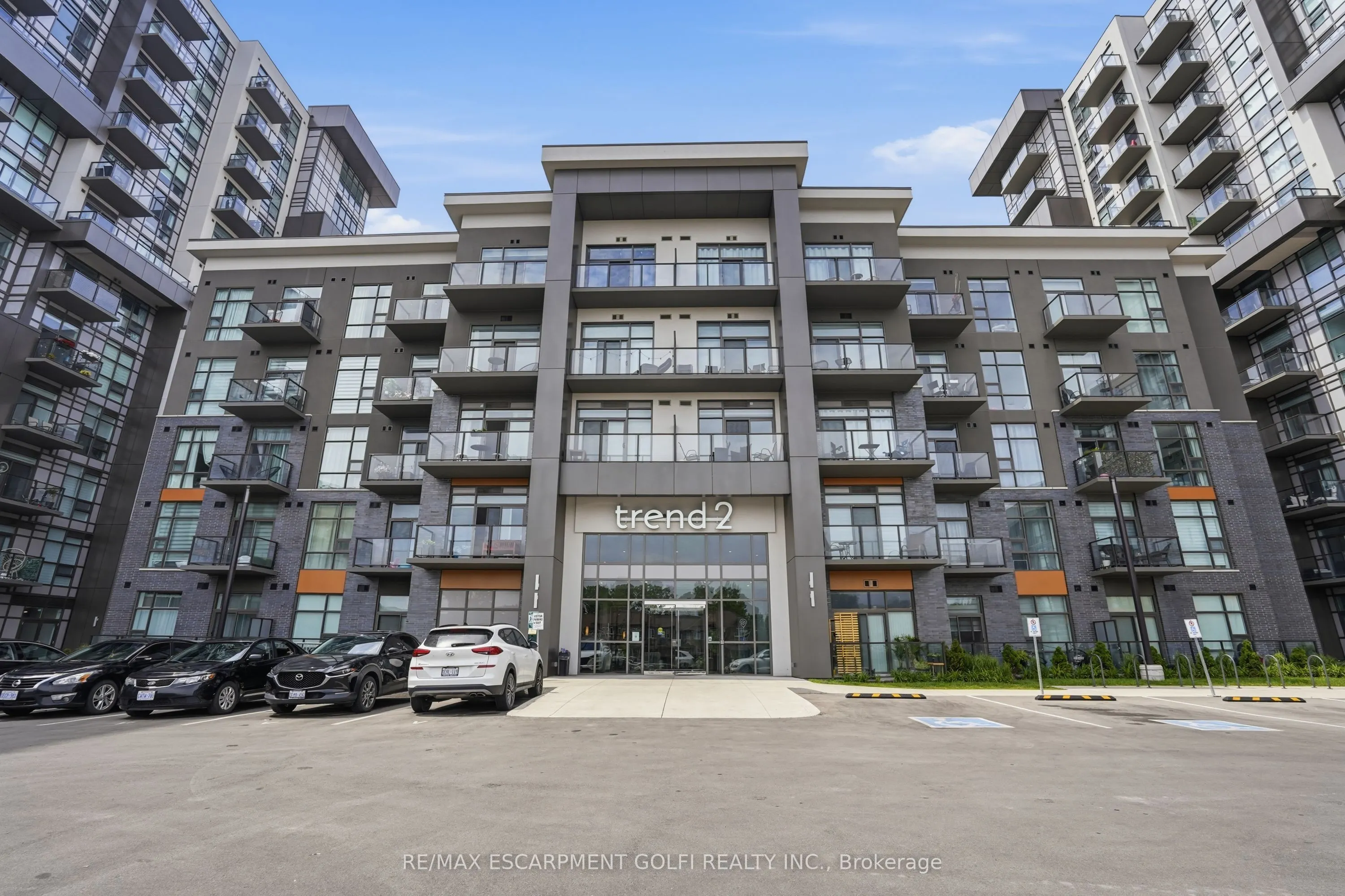 460 Dundas Street E #1008