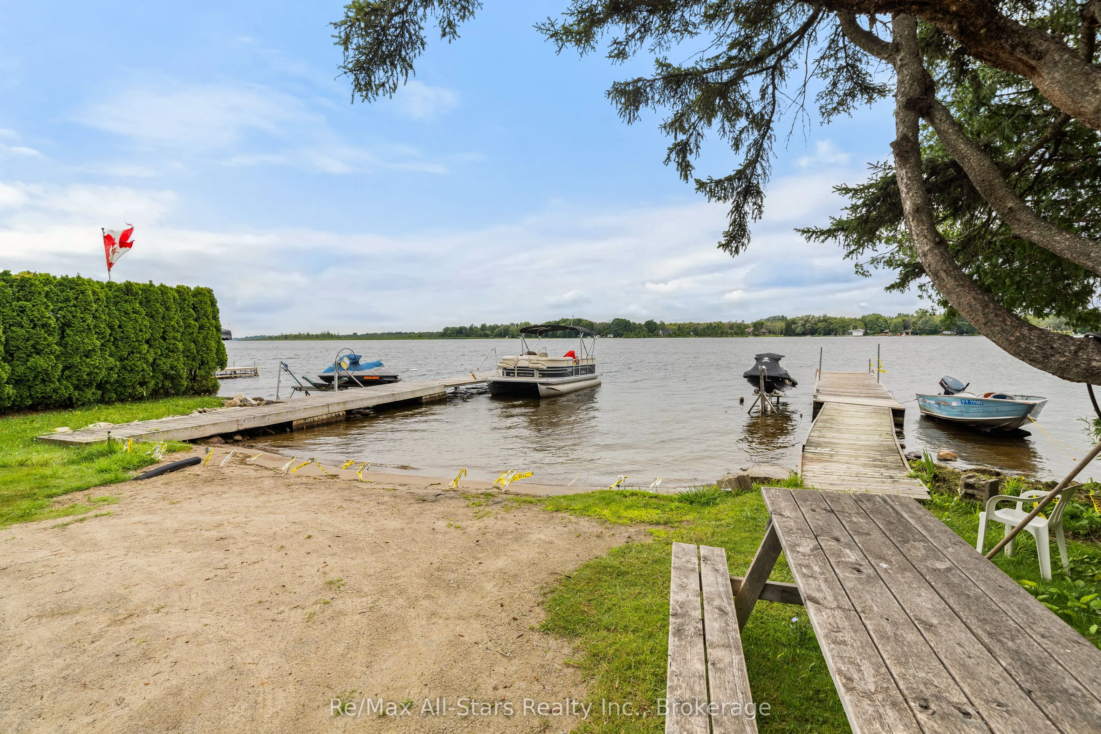 93 Sturgeon Glen Road