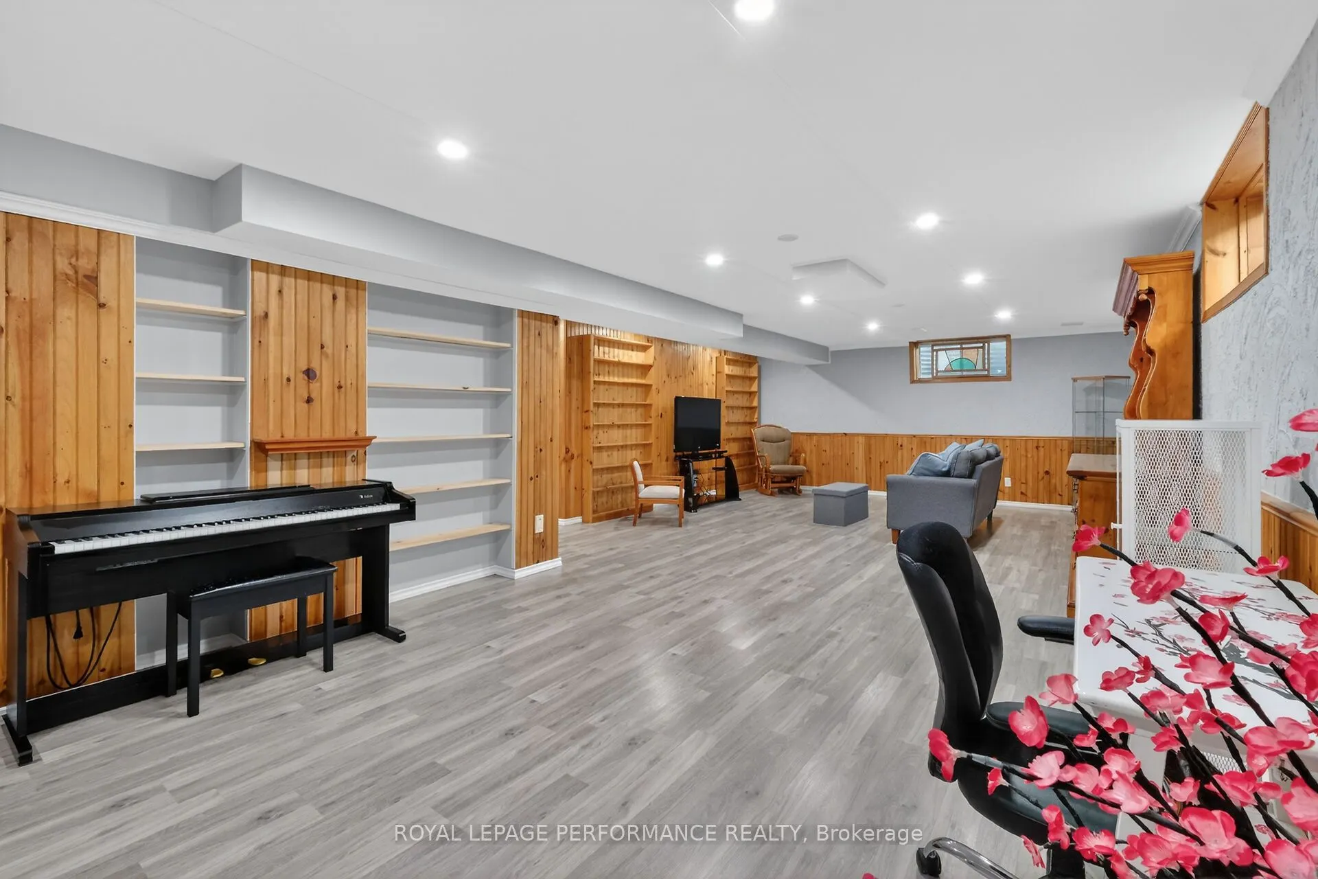 569 Princess Louise Drive