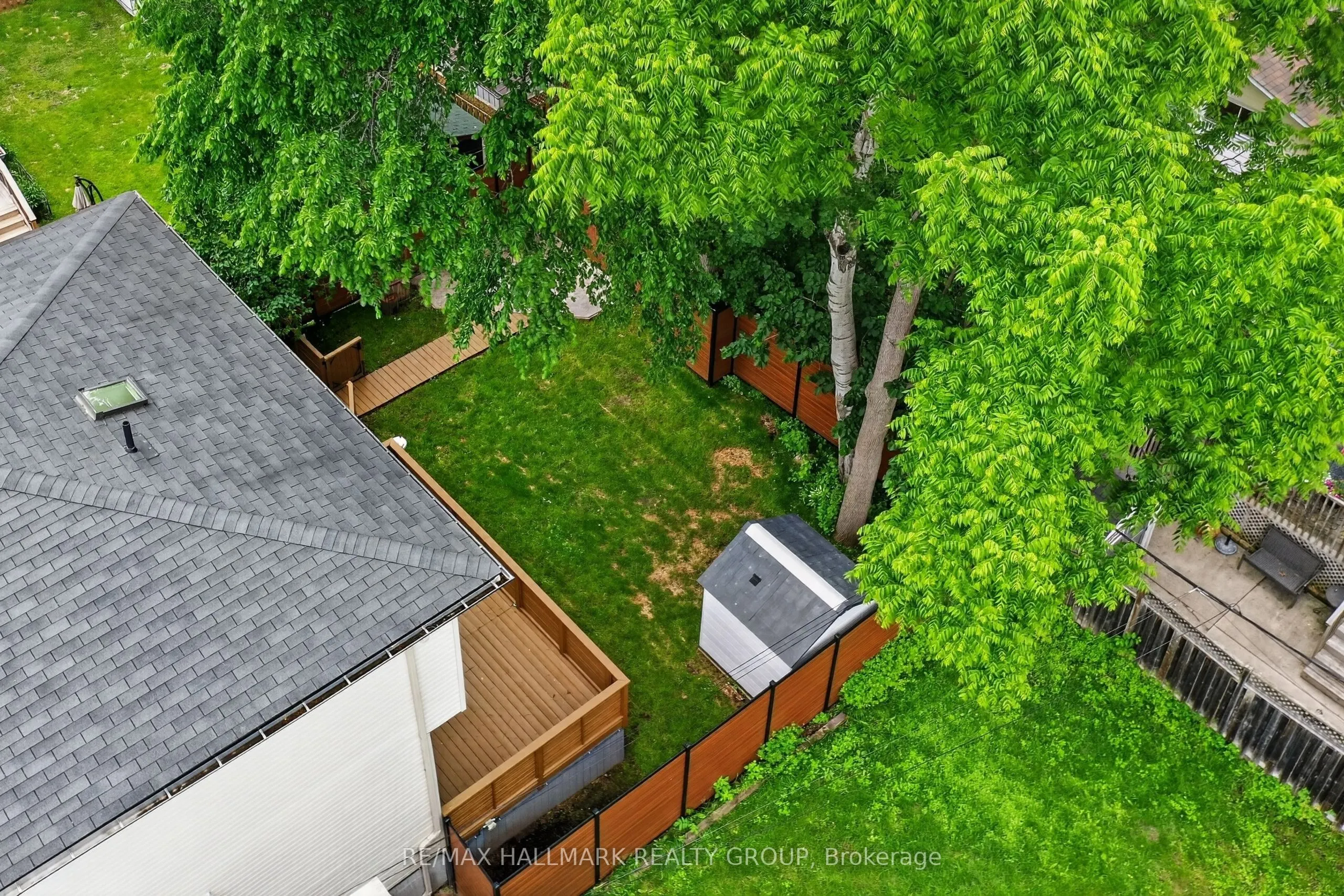 1559 Queensdale Avenue