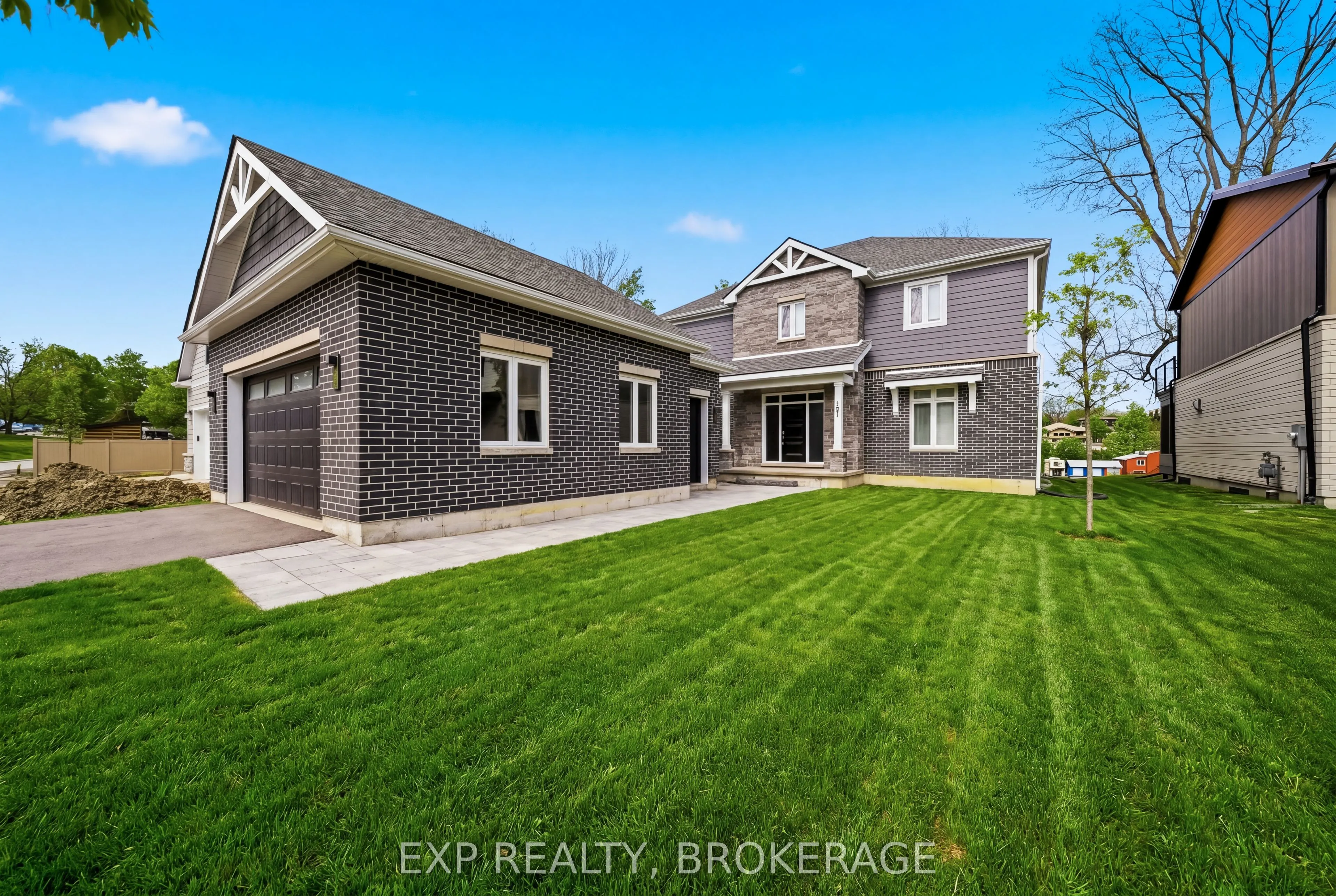 101 VILLENEUVE Drive