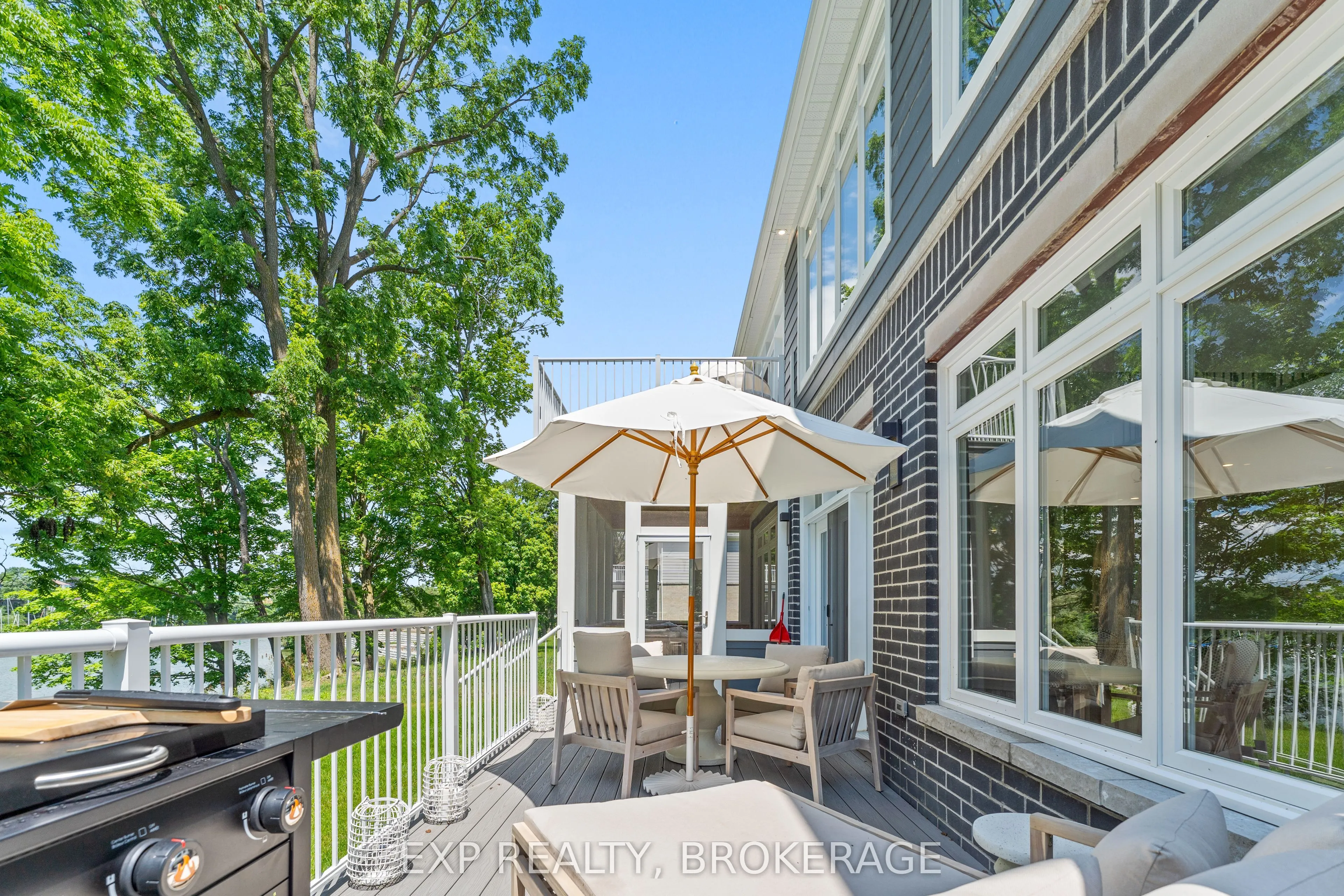 101 VILLENEUVE Drive