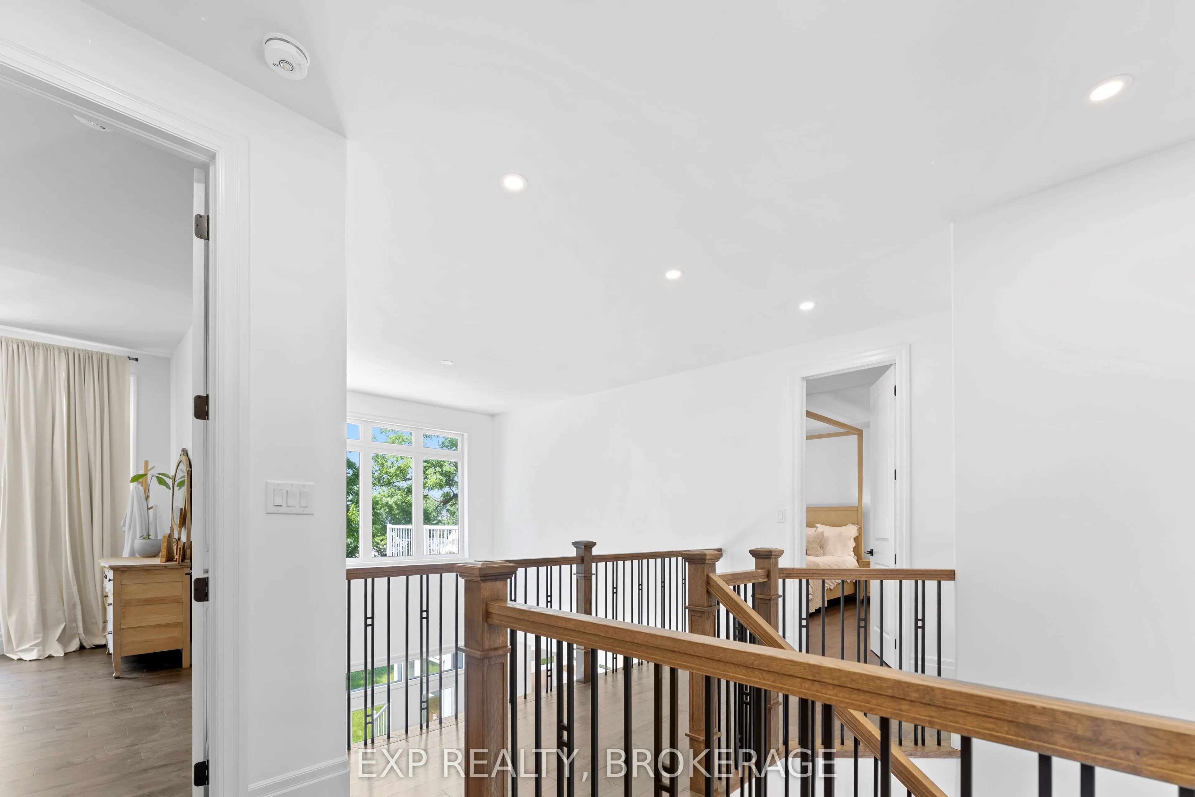 101 VILLENEUVE Drive