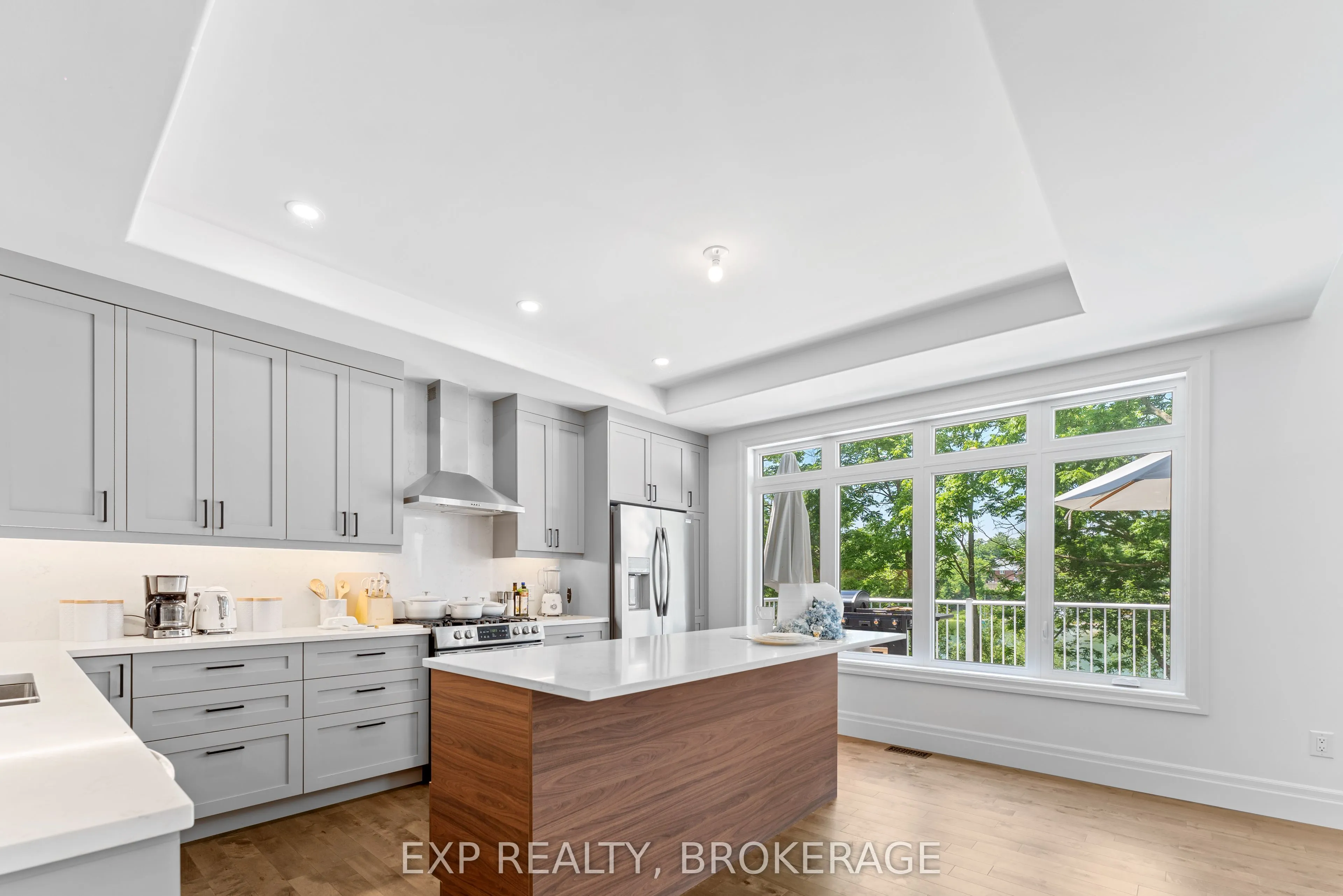 101 VILLENEUVE Drive