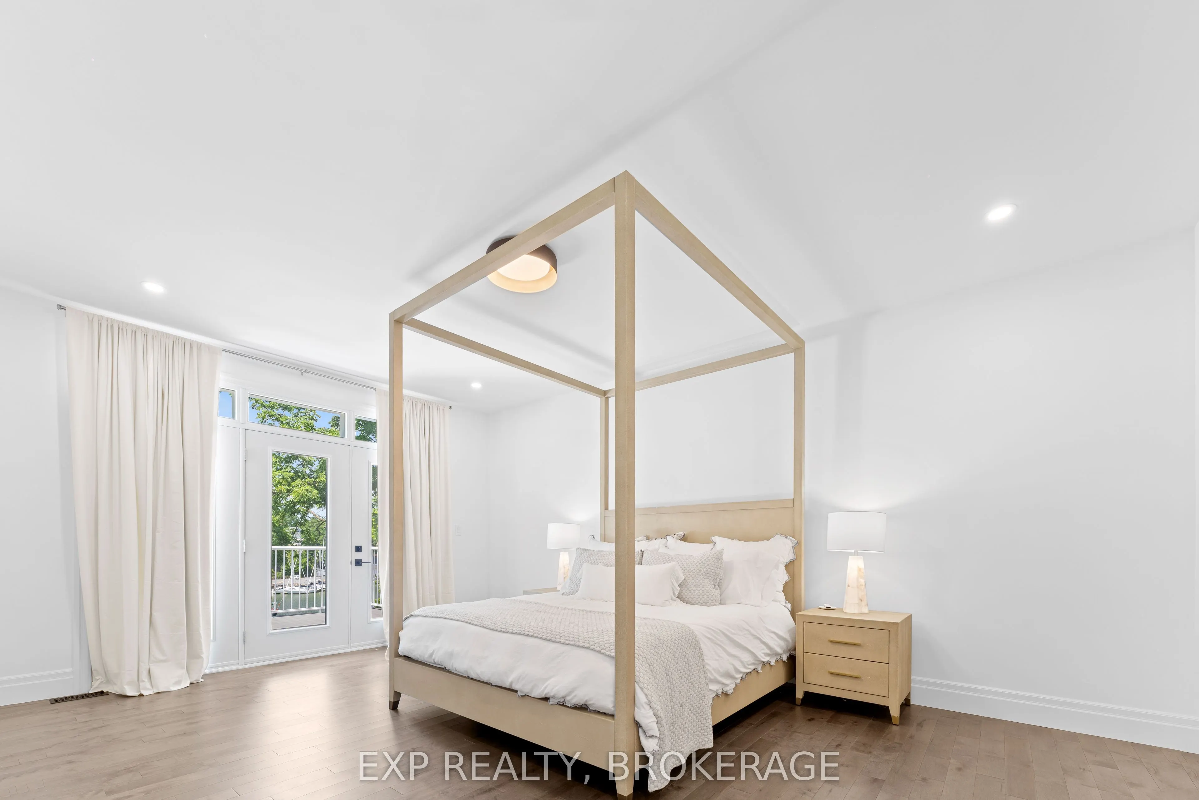 101 VILLENEUVE Drive