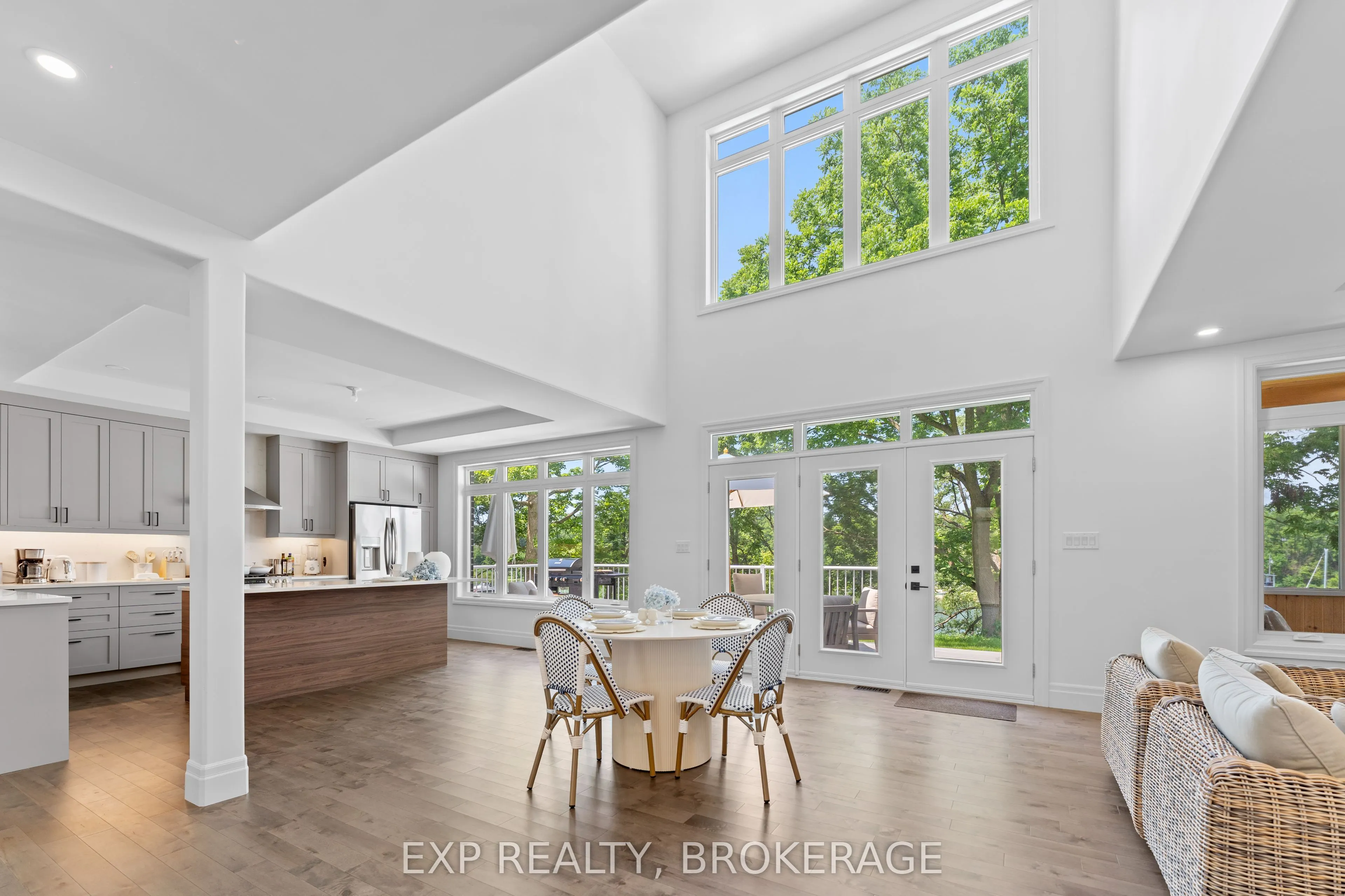 101 VILLENEUVE Drive