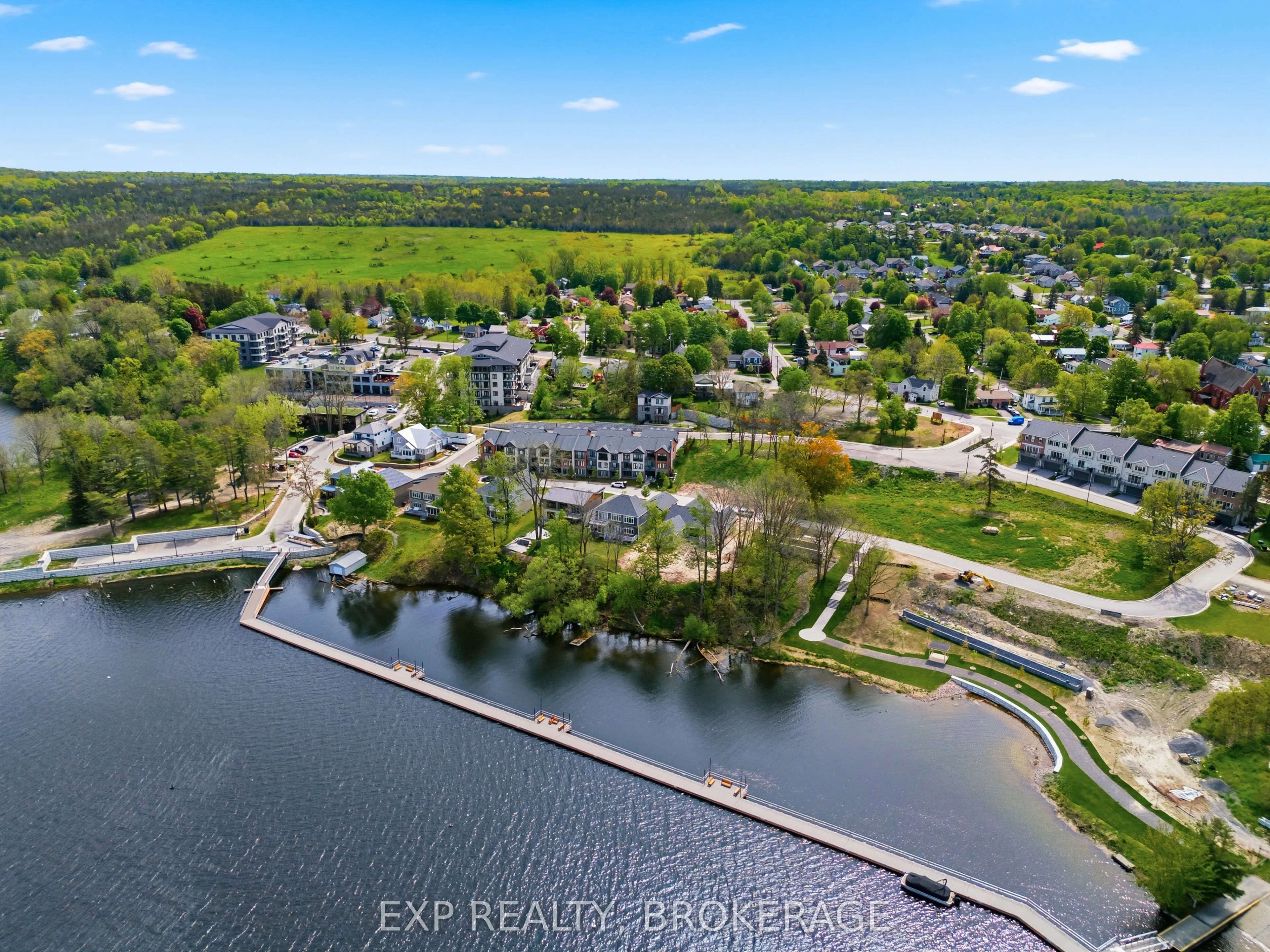 101 VILLENEUVE Drive