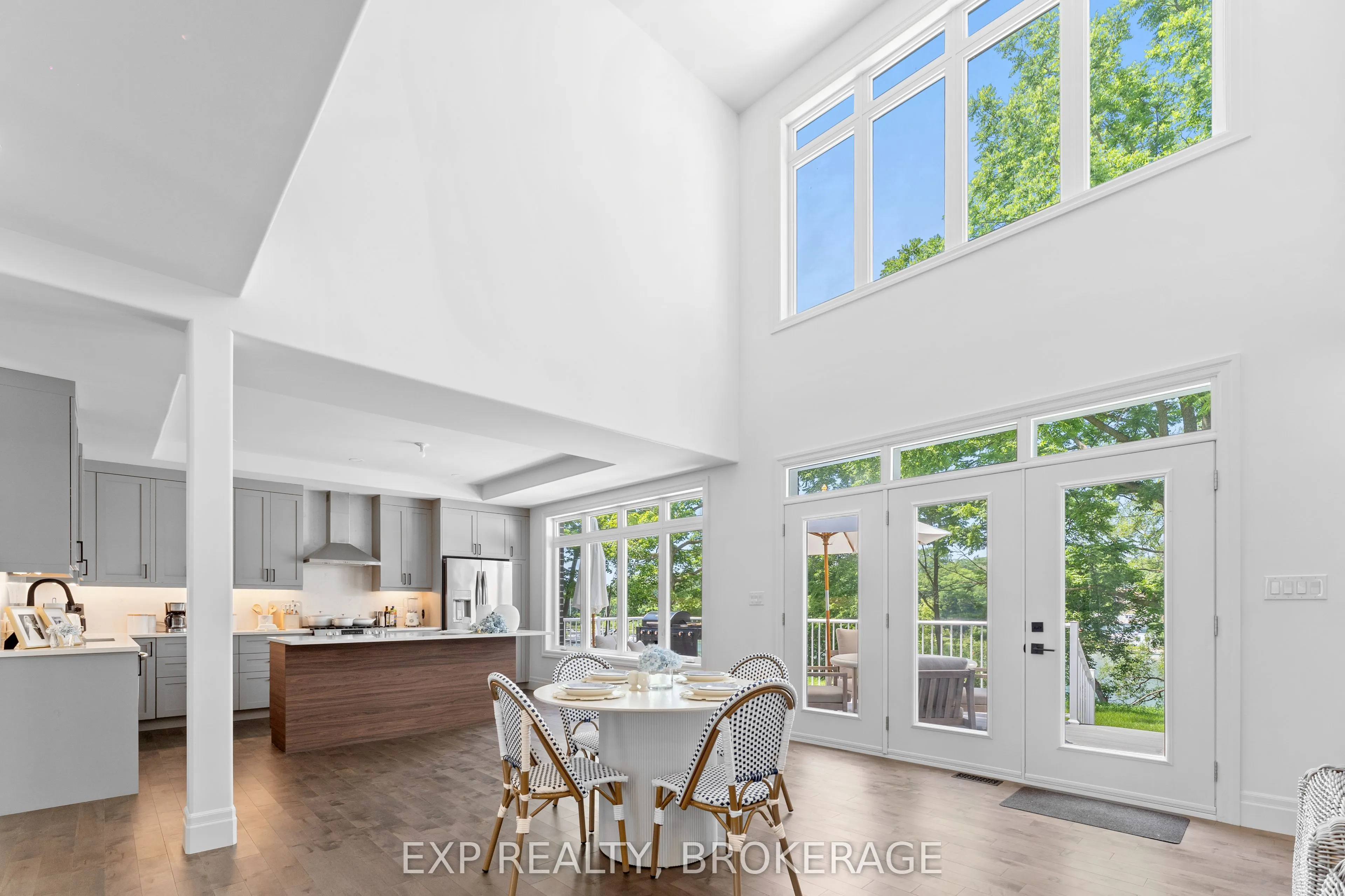 101 VILLENEUVE Drive