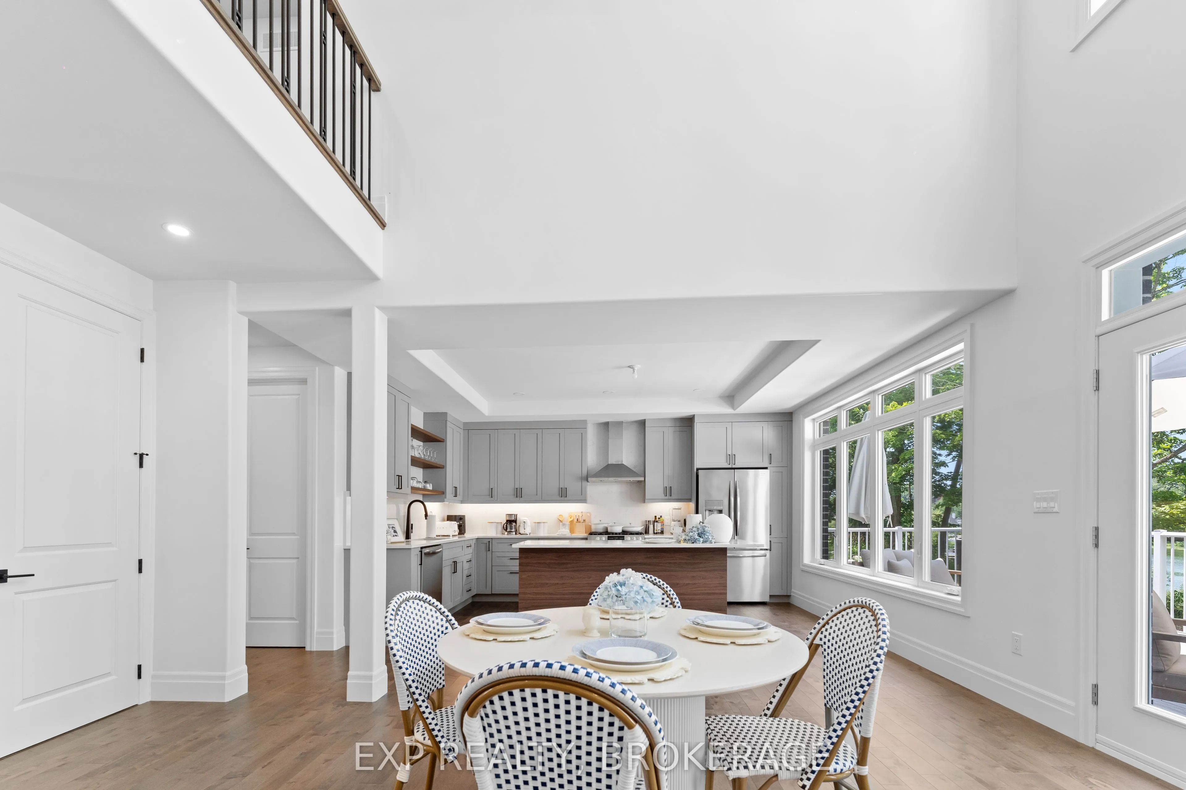 101 VILLENEUVE Drive