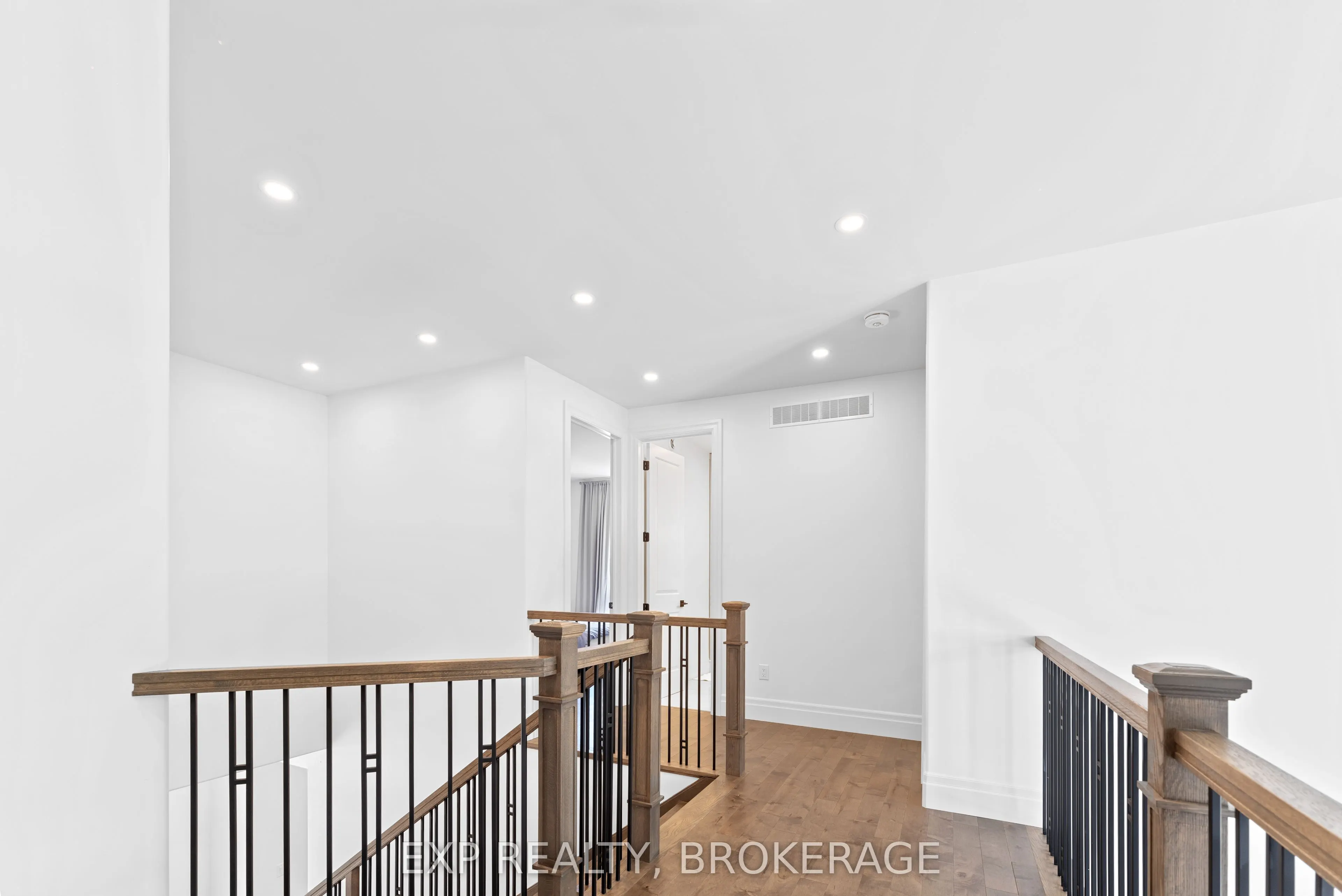 101 VILLENEUVE Drive
