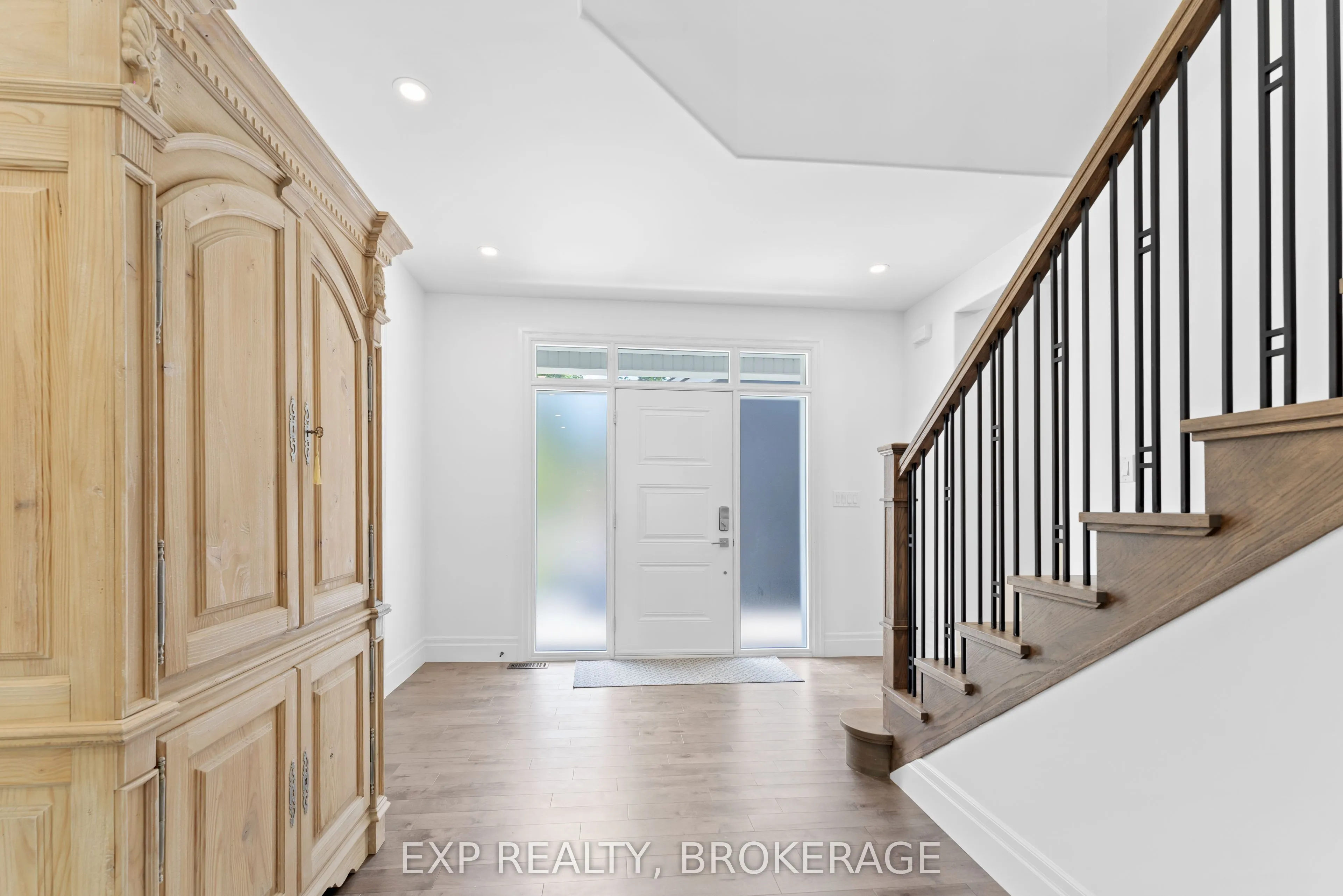 101 VILLENEUVE Drive