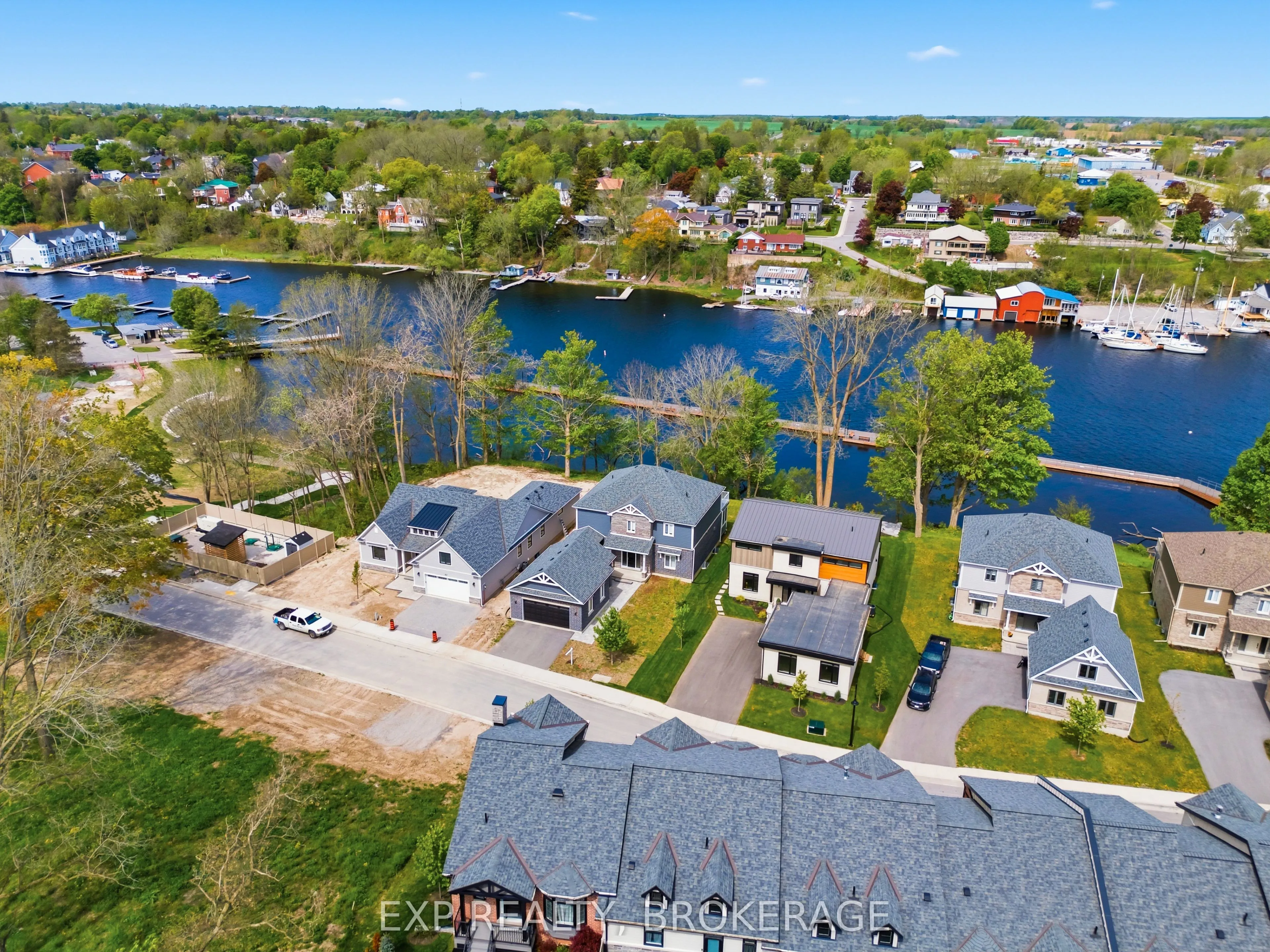 101 VILLENEUVE Drive