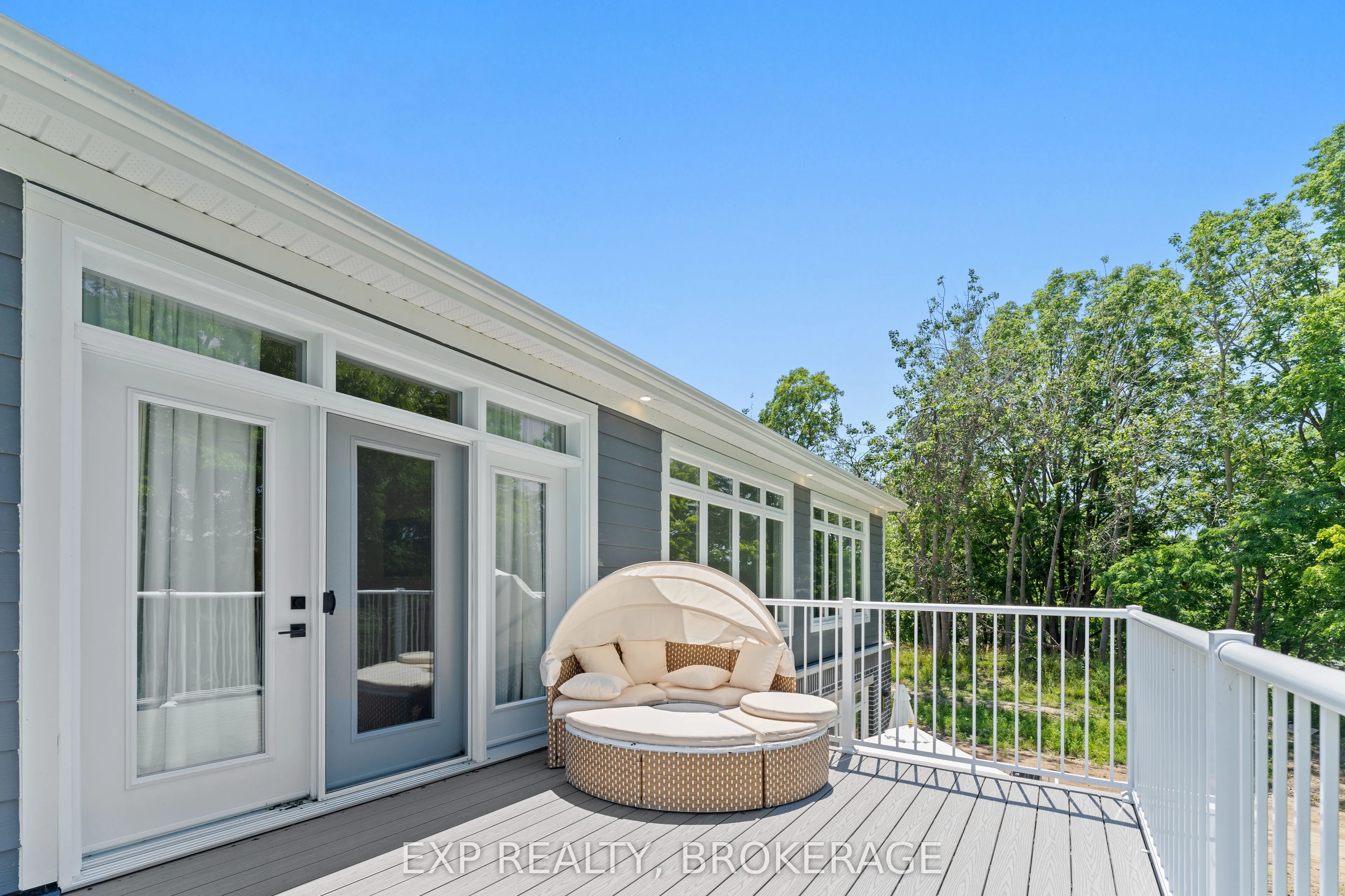 101 VILLENEUVE Drive