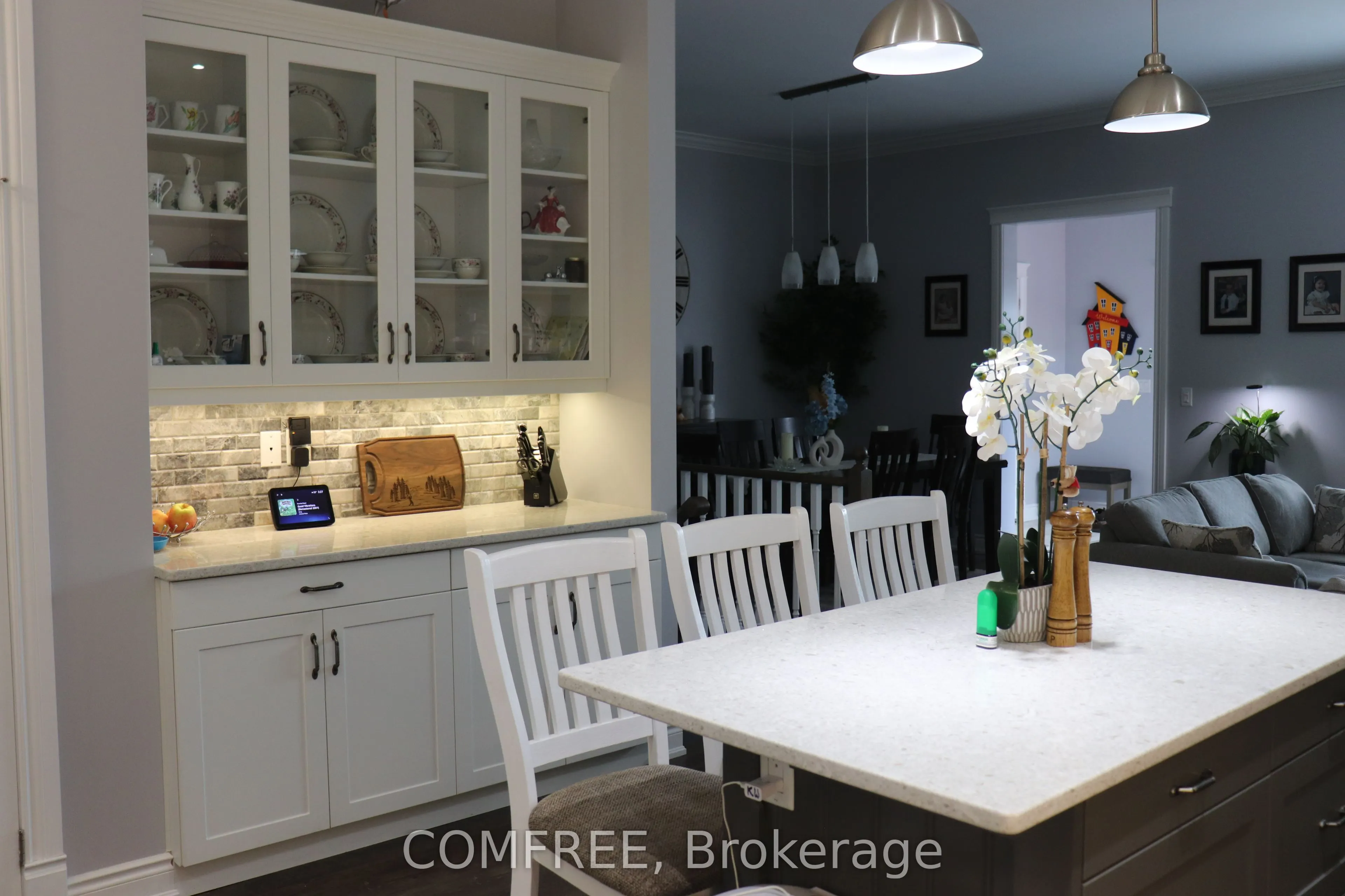 805 Lees Avenue