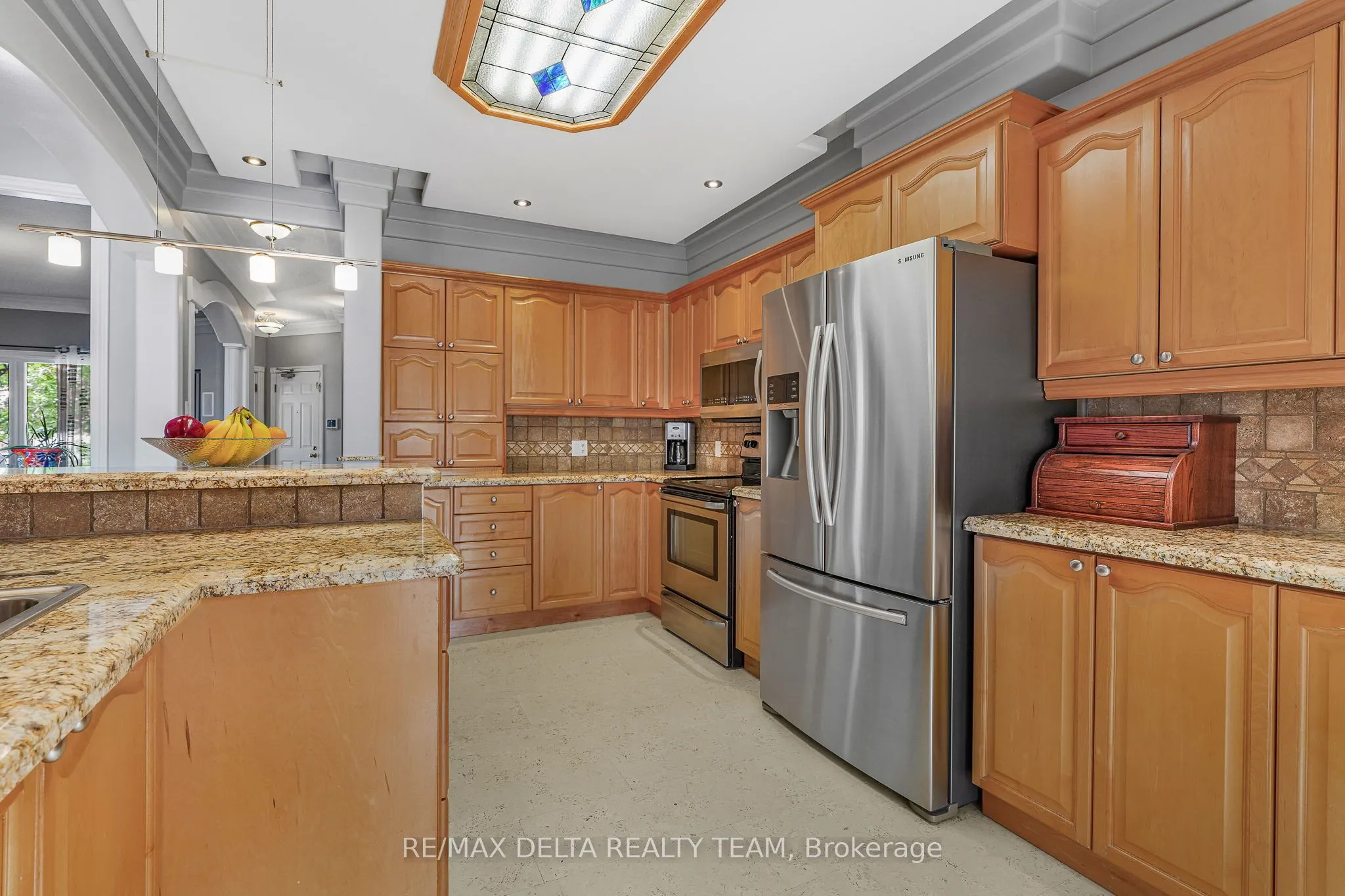 2040 Sunland Drive