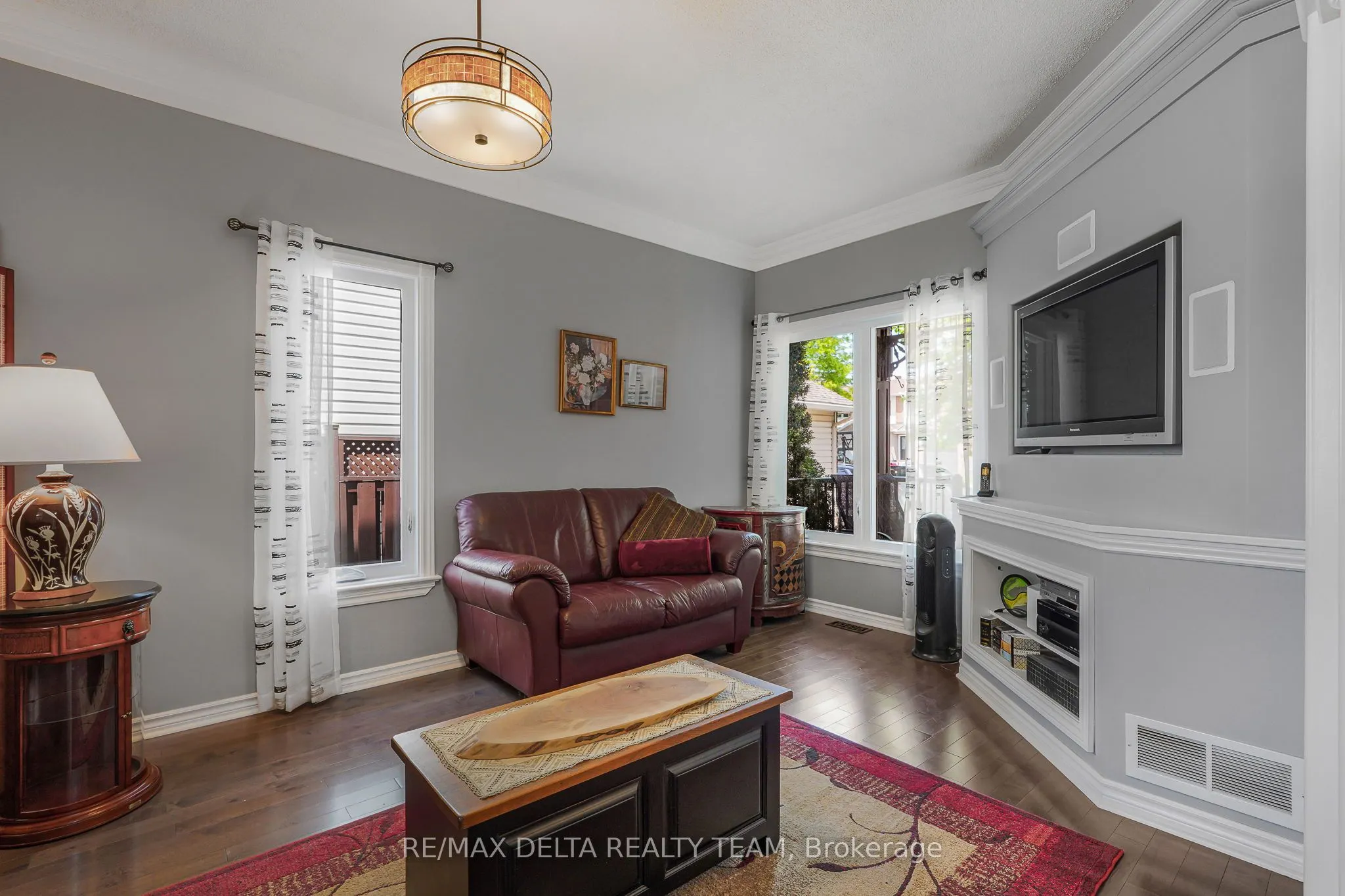 2040 Sunland Drive