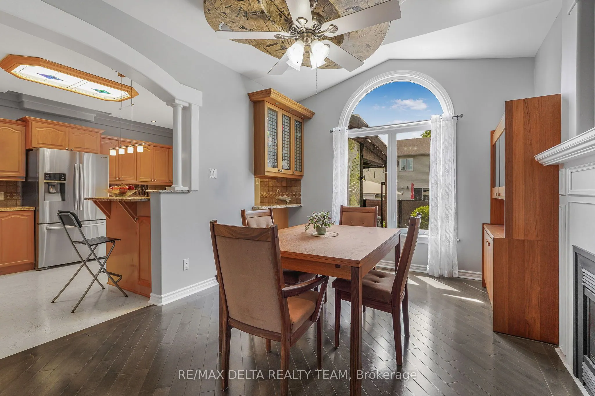 2040 Sunland Drive