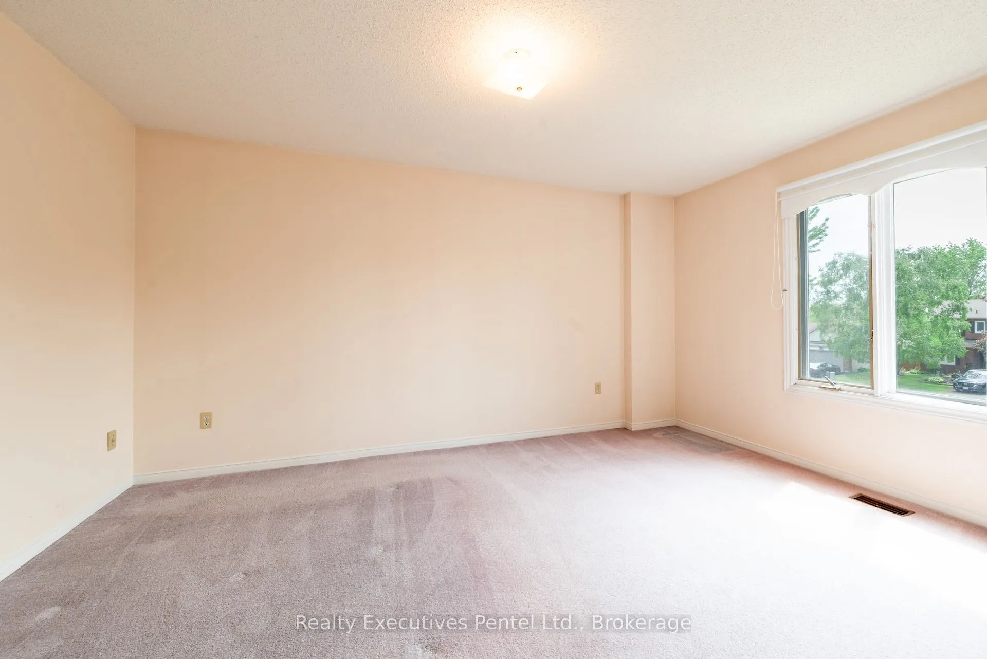 949 Cornell Crescent