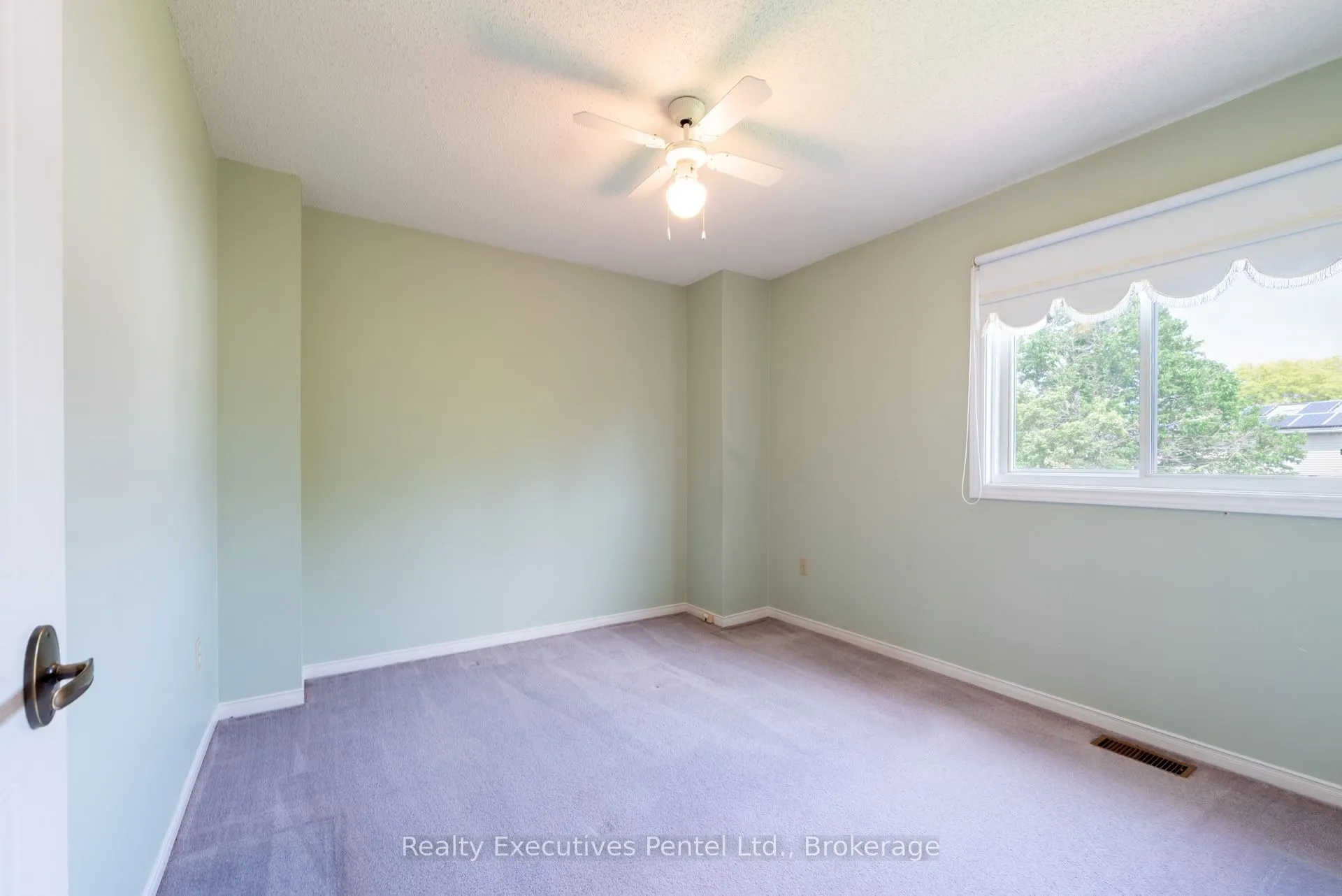 949 Cornell Crescent