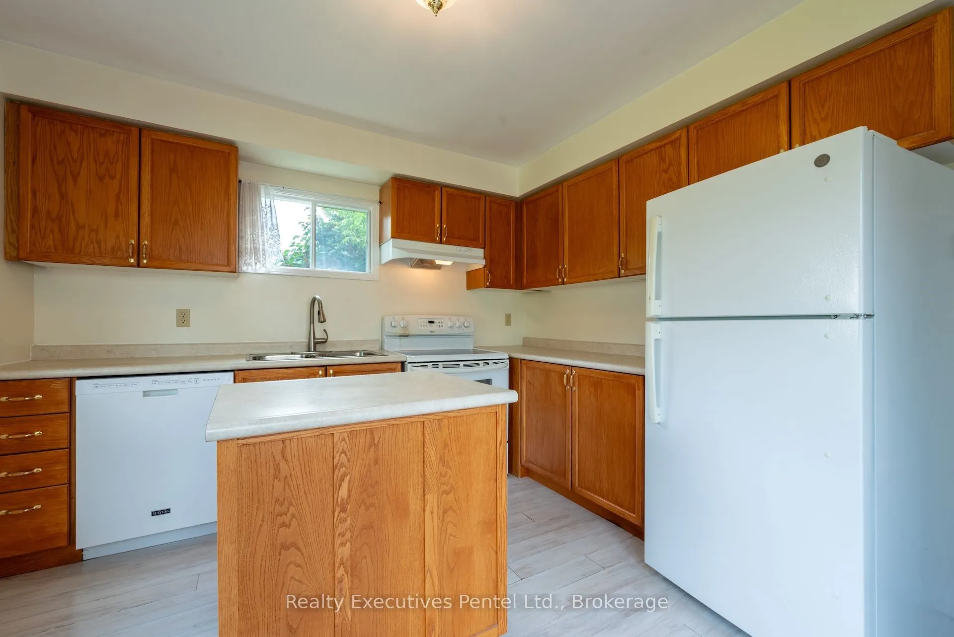 949 Cornell Crescent