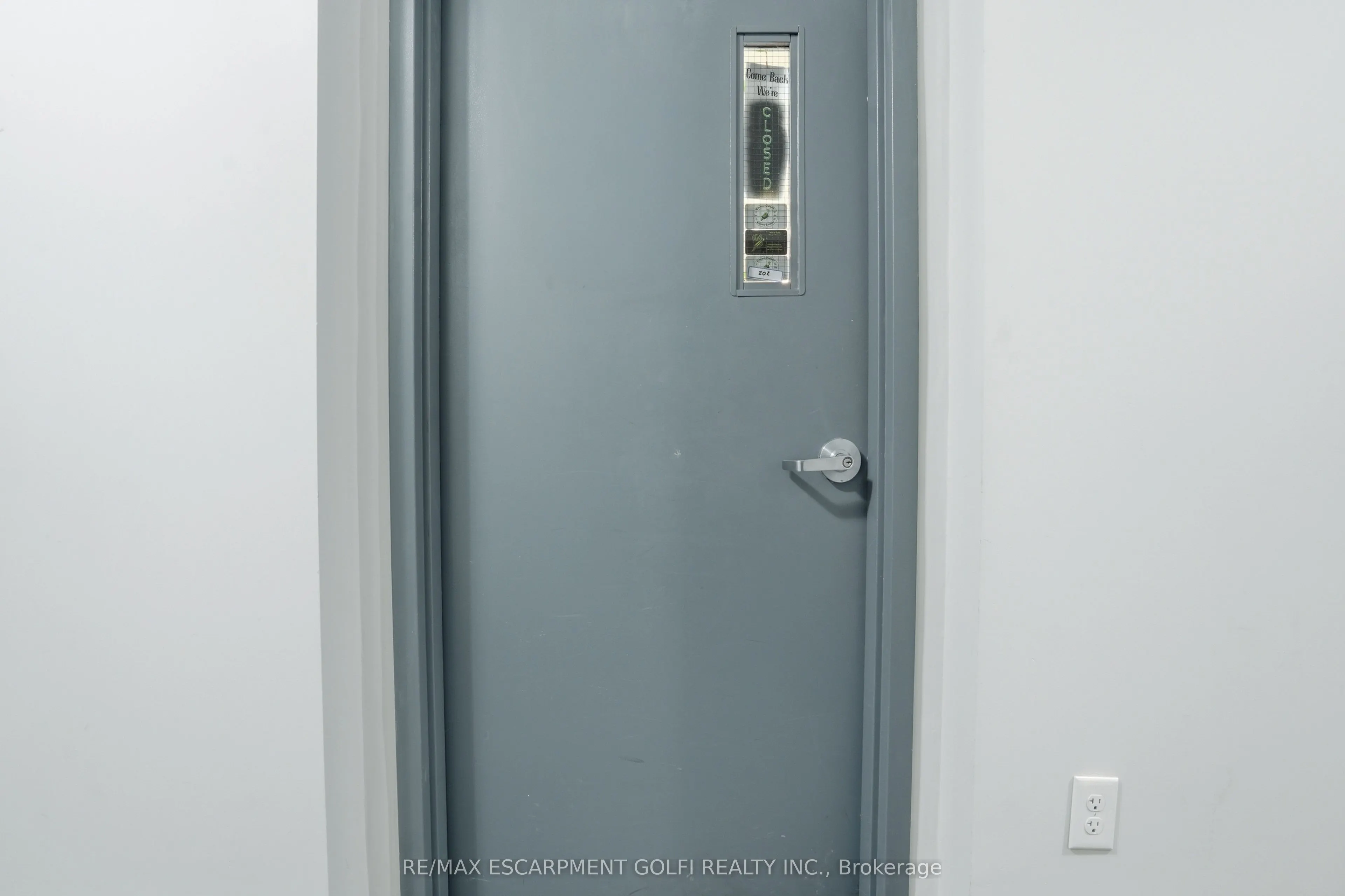 21 Front Street S #202