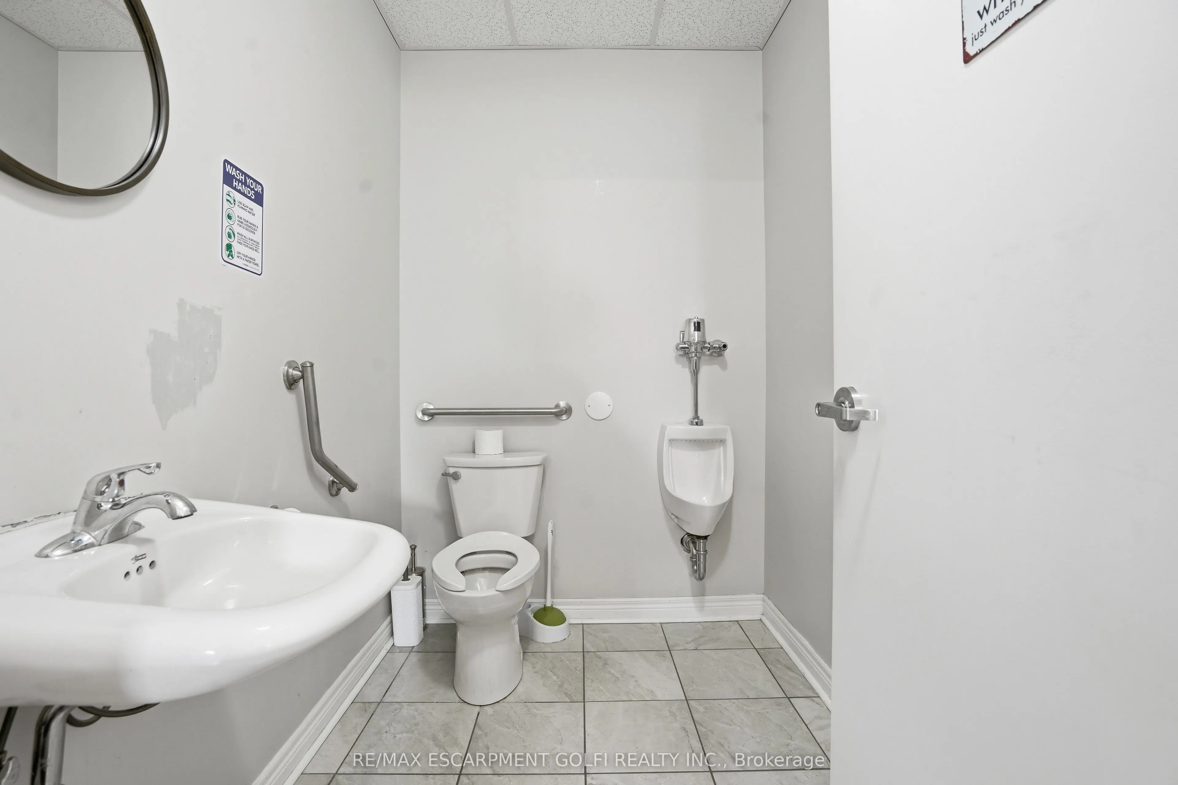 21 Front Street S #202