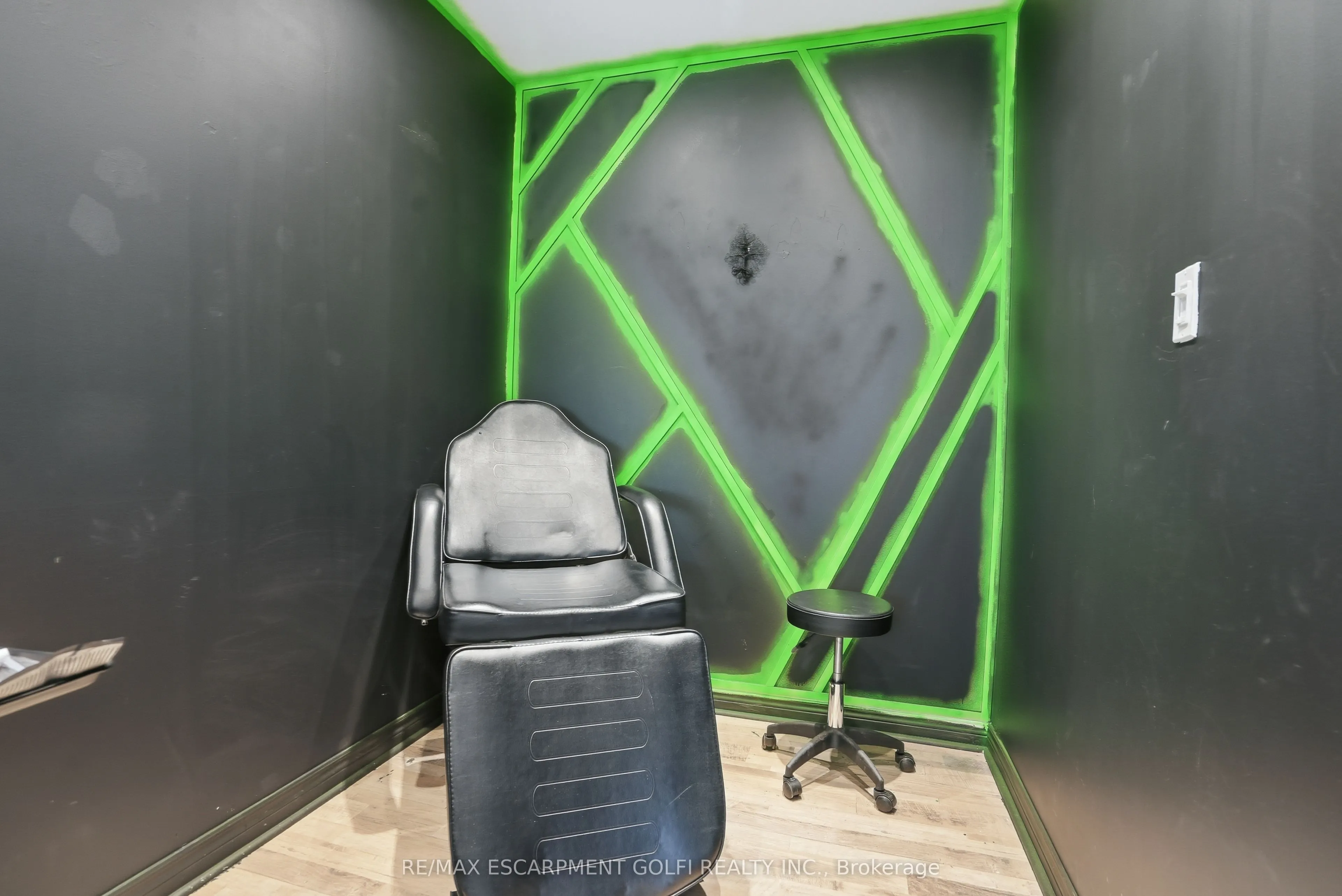 21 Front Street S #202