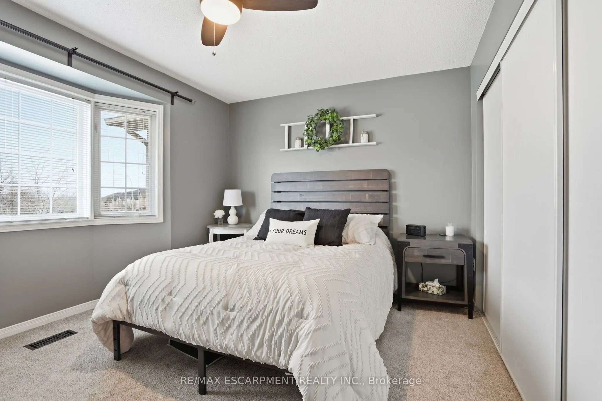 14 Kenyon Crescent